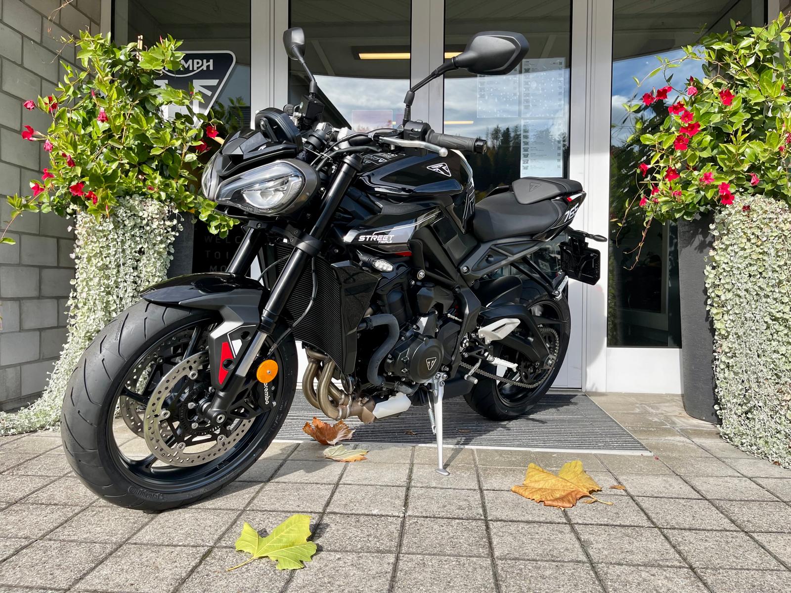 TRIUMPH Street Triple 765 R A2-image-2
