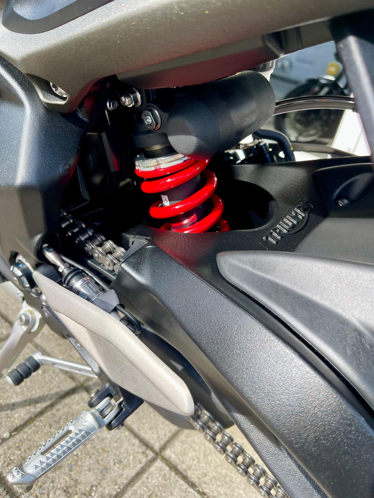 TRIUMPH Street Triple 765 R A2-image-13