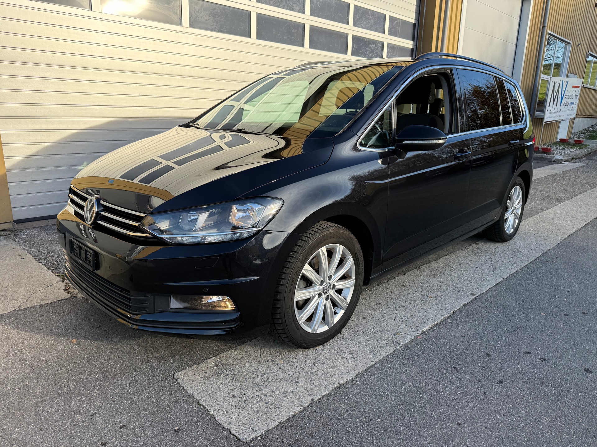 VW Touran 1.4 TSI BlueMotion Technology Family DSG-image-2