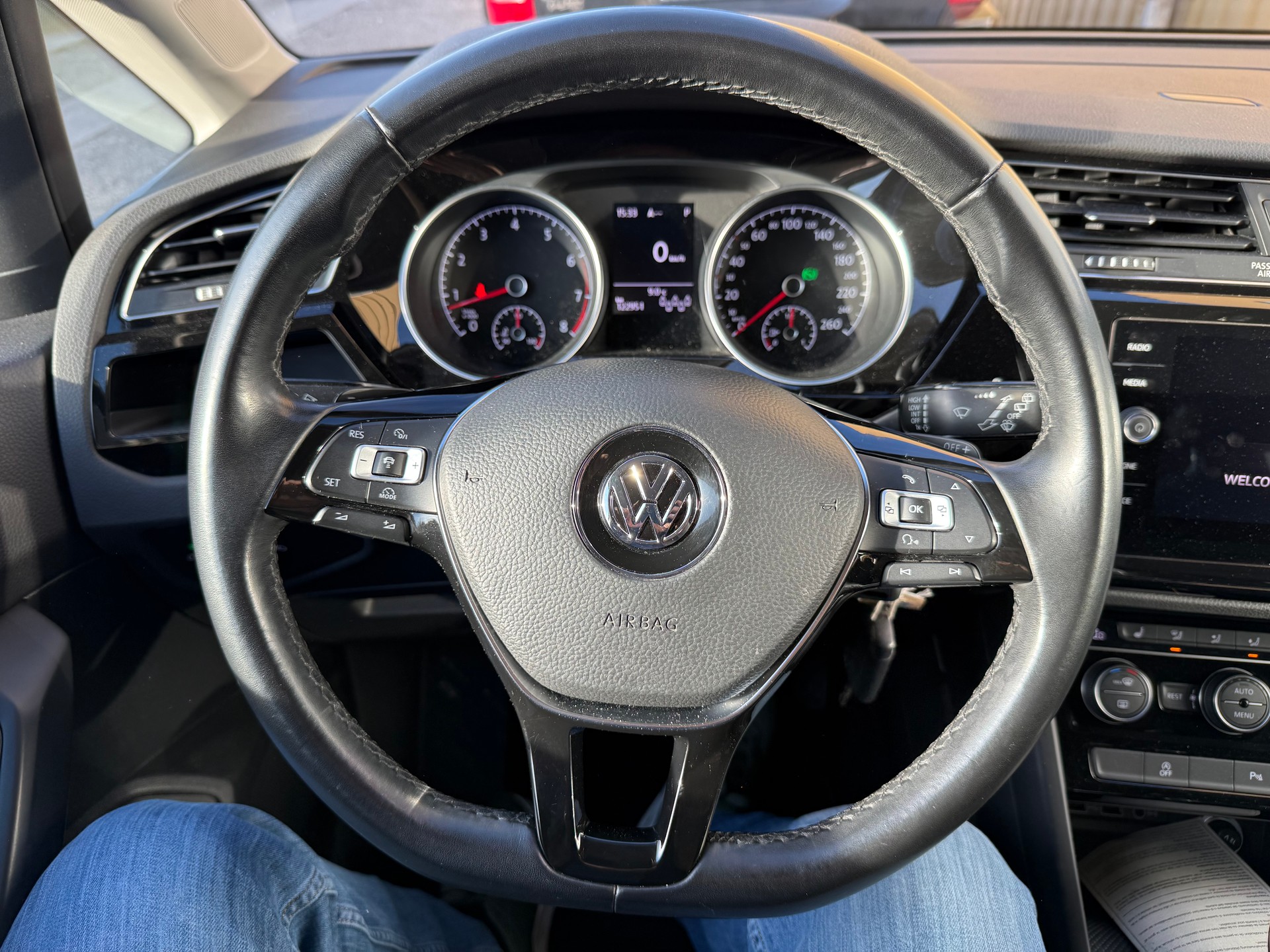 VW Touran 1.4 TSI BlueMotion Technology Family DSG-image-8