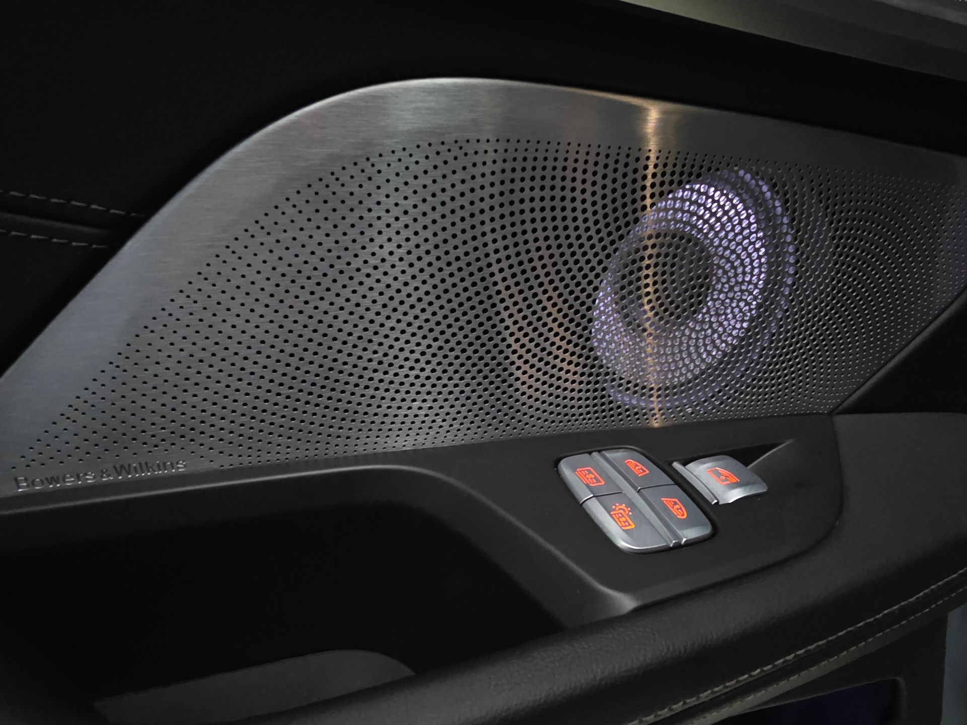 BMW M850i xDrive Steptronic-image-11