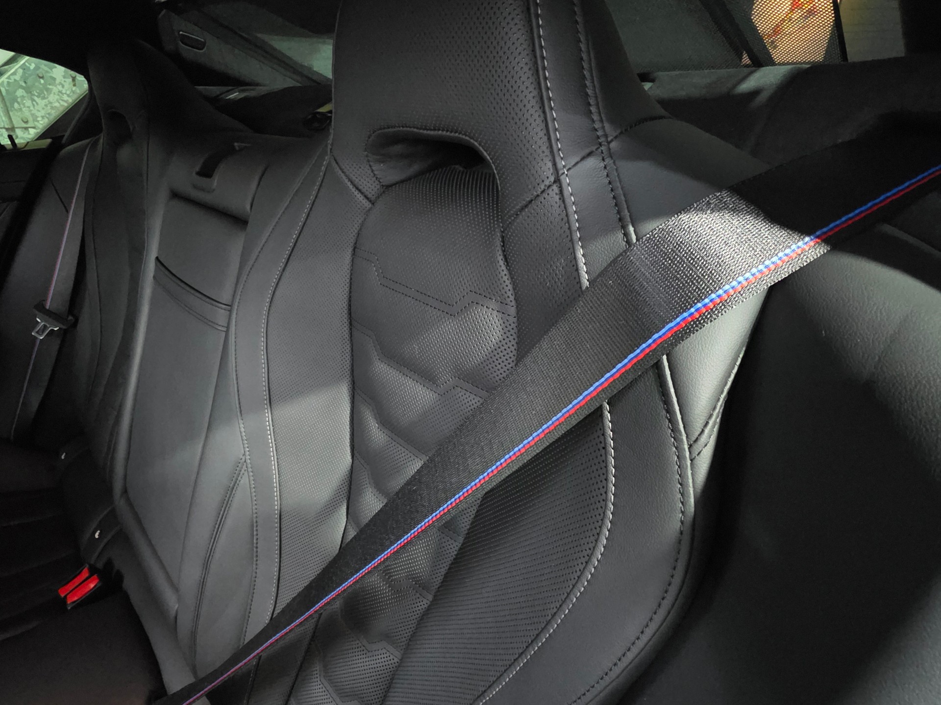 BMW M850i xDrive Steptronic-image-14