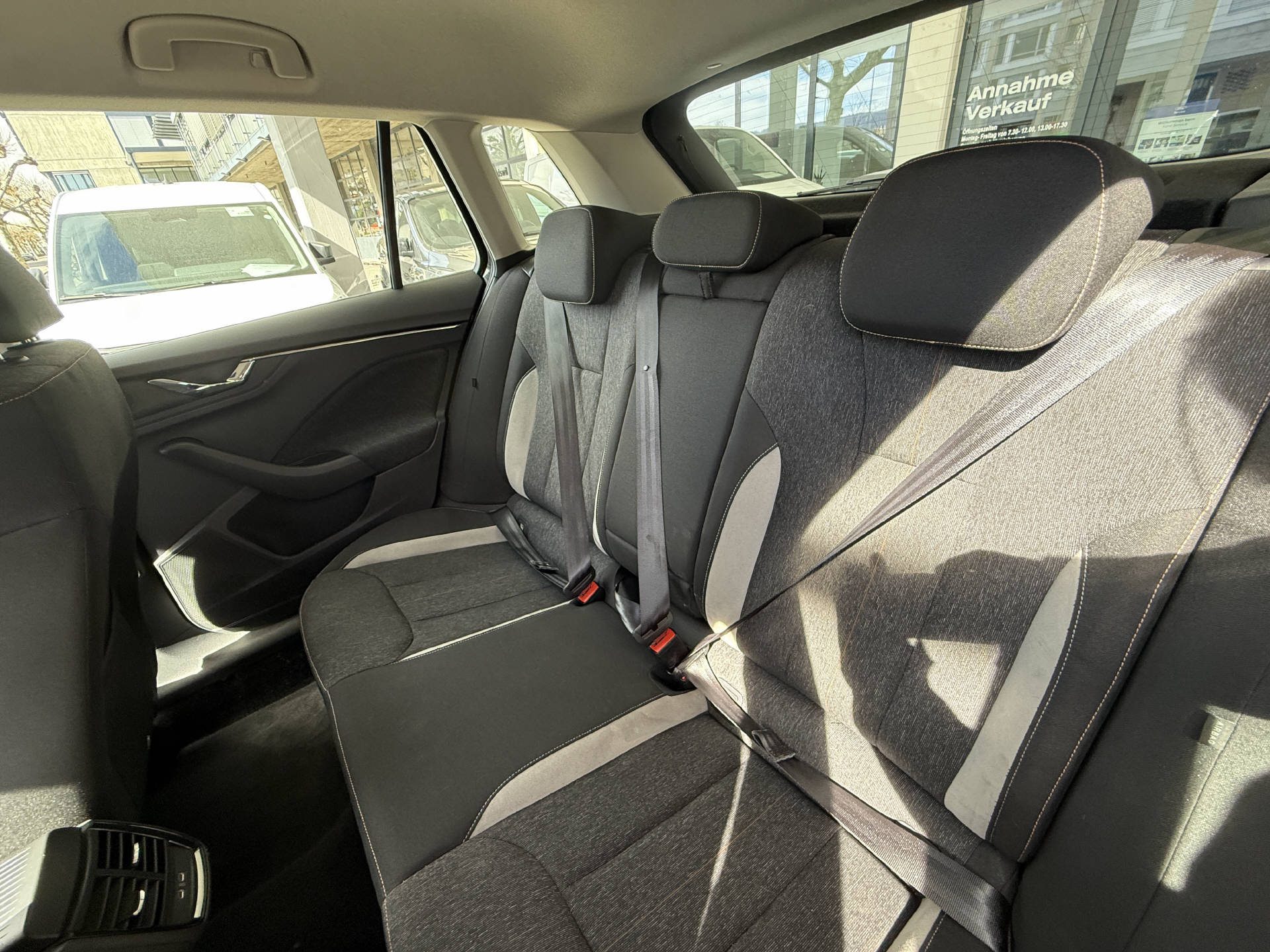 SKODA Kamiq 1.0 TSI Style DSG-image-7