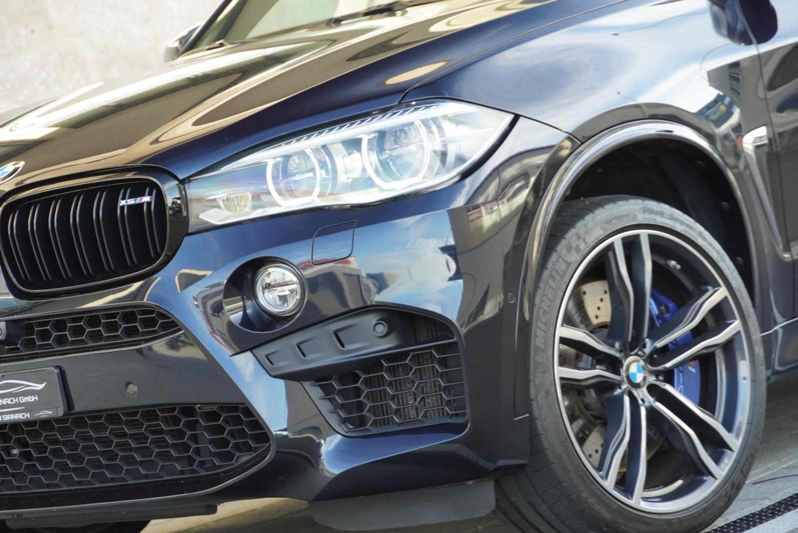 BMW X5M Steptronic-showroom-element-3