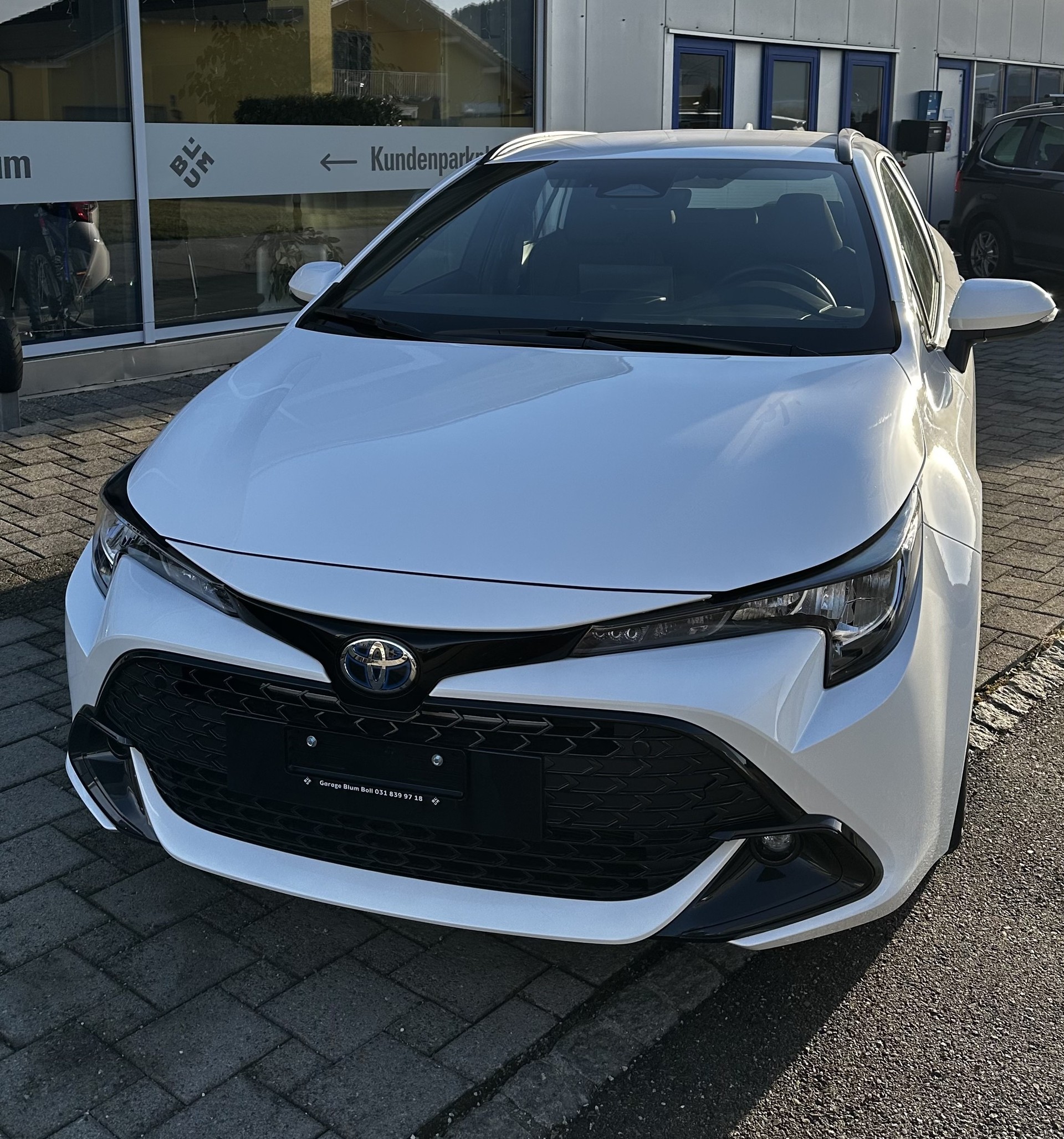 TOYOTA Corolla Touring Sports 1.8 HSD Comfort e-CVT-showroom-element-1