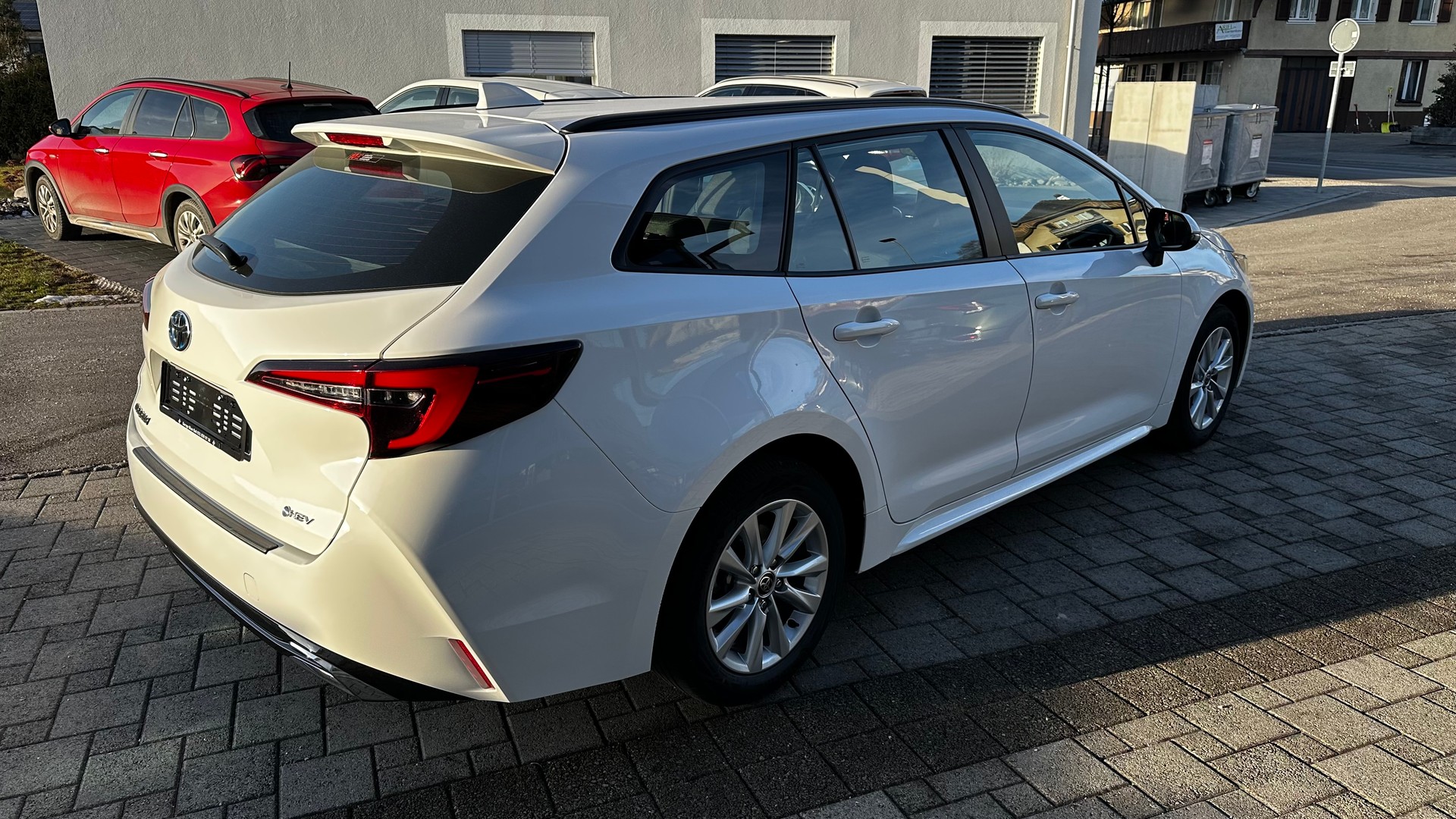 TOYOTA Corolla Touring Sports 1.8 HSD Comfort e-CVT-image-4
