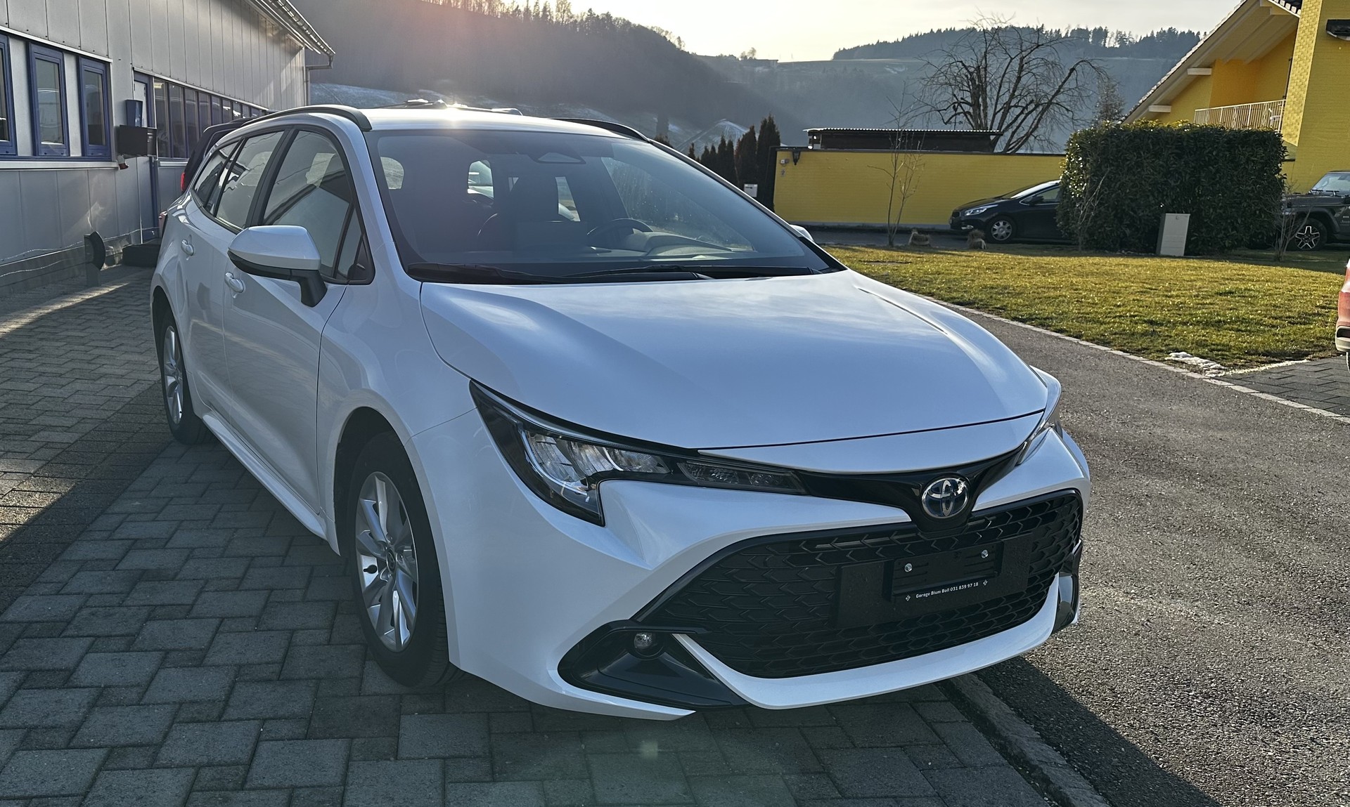 TOYOTA Corolla Touring Sports 1.8 HSD Comfort e-CVT-image-5