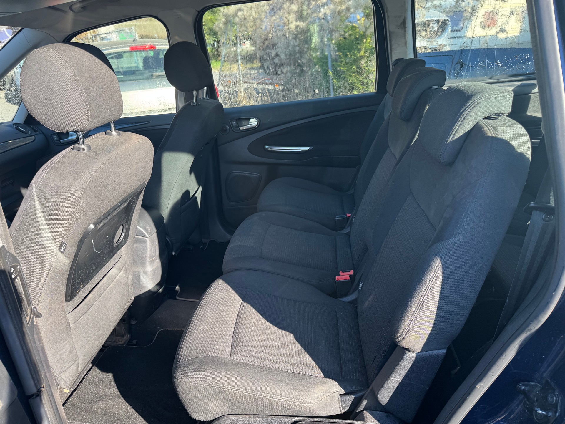 FORD Galaxy 2.0 TDCi Ghia-image-10