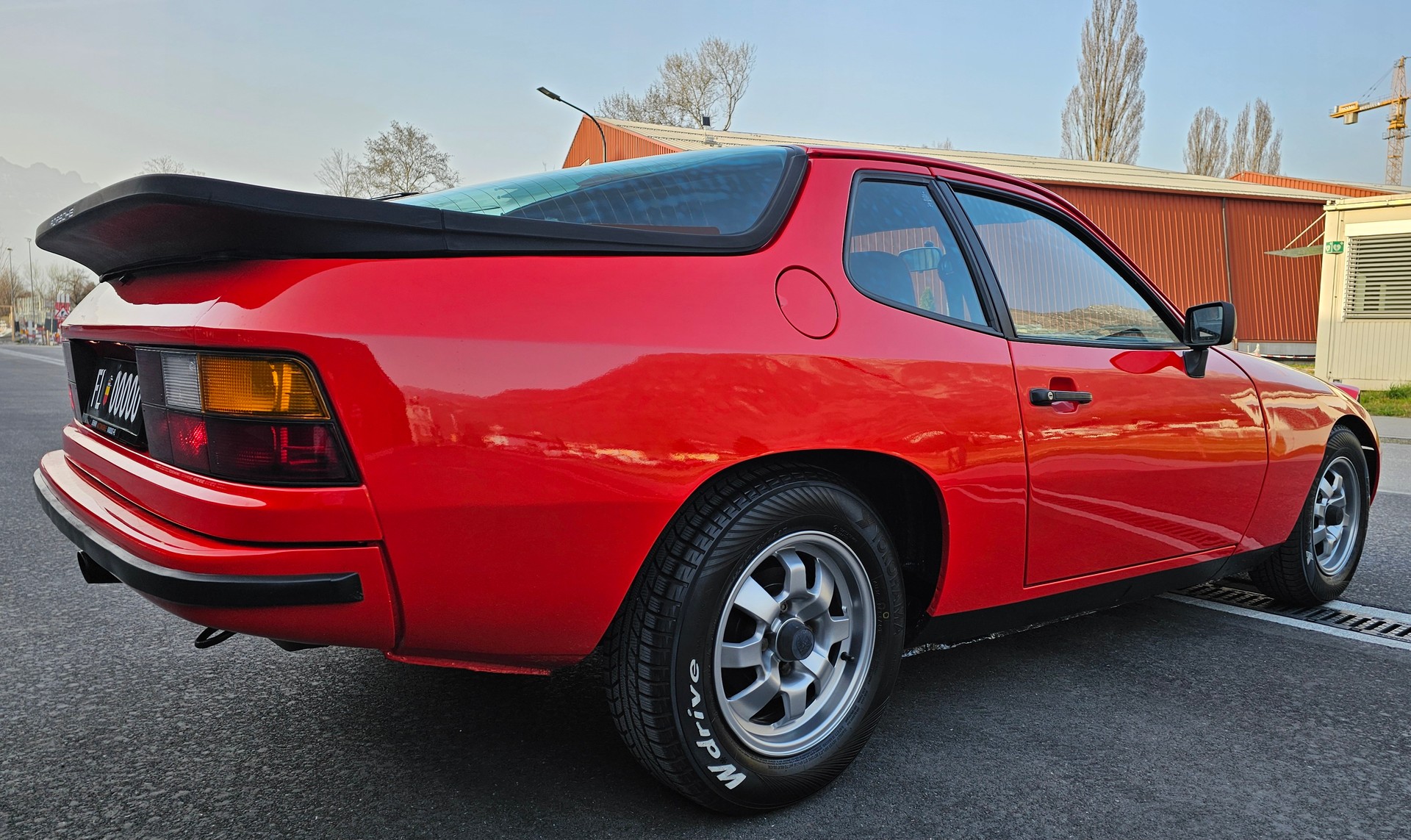 PORSCHE 924-image-5