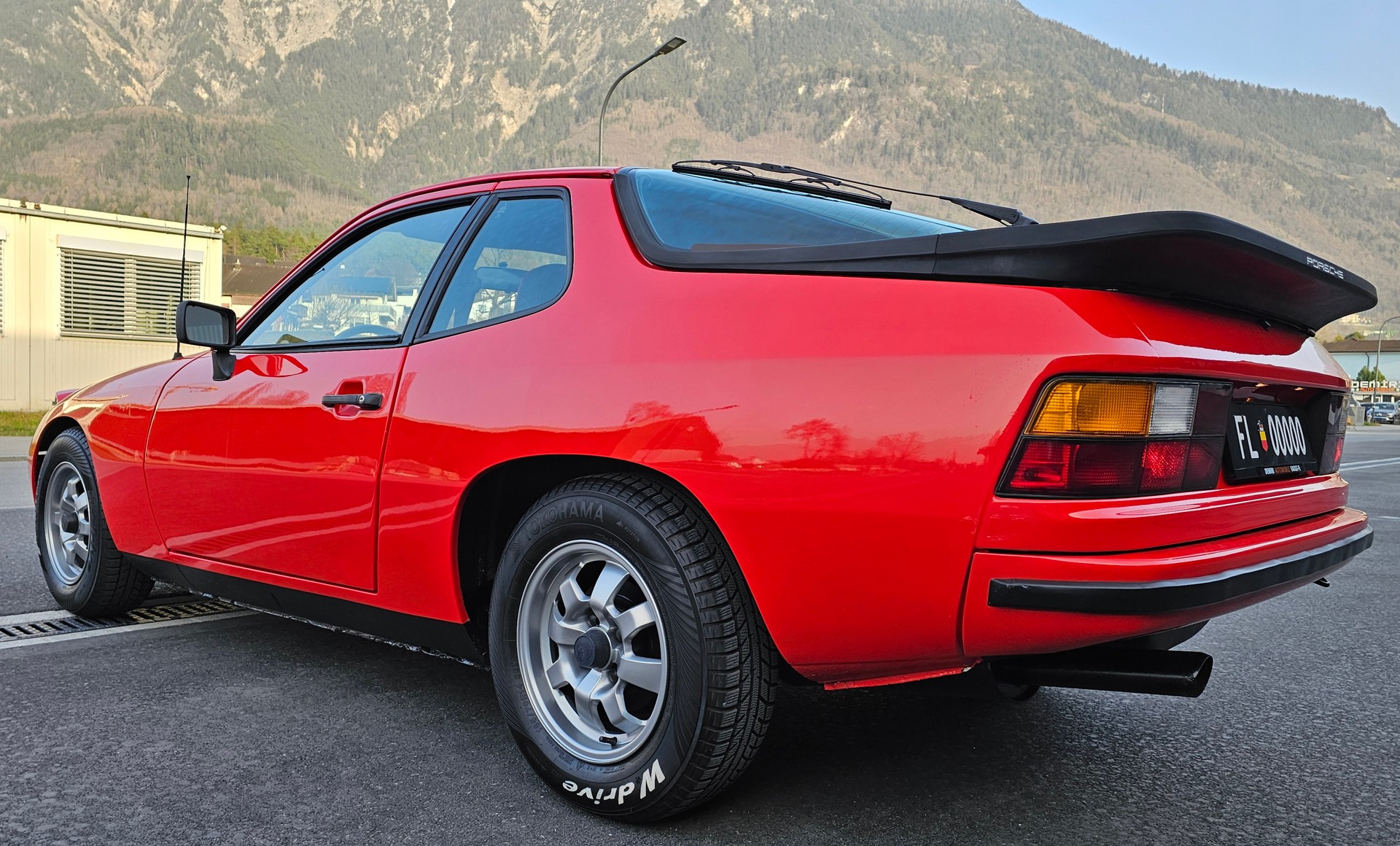 PORSCHE 924-image-2