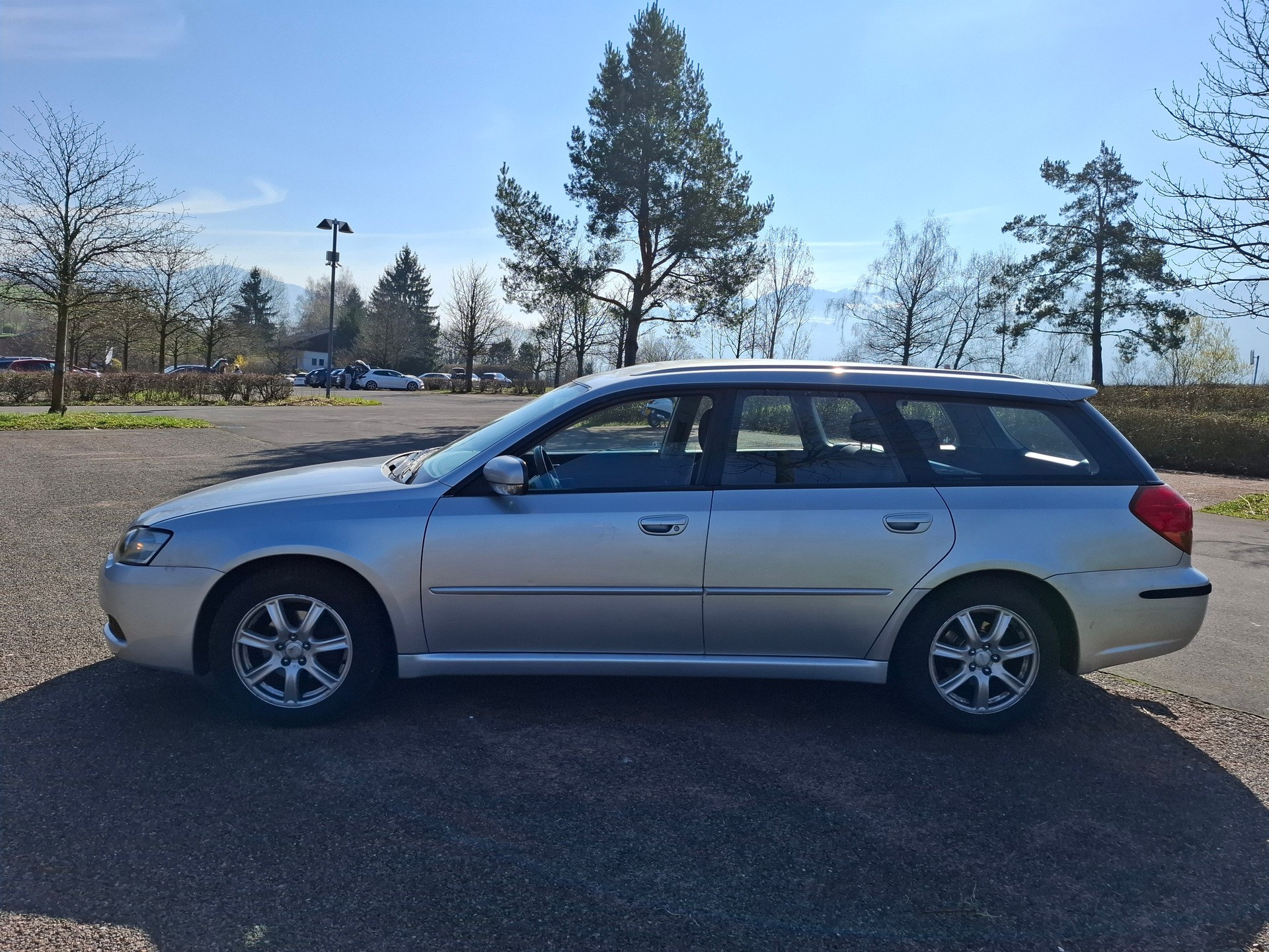 SUBARU Legacy 2.0i AWD Swiss-image-5