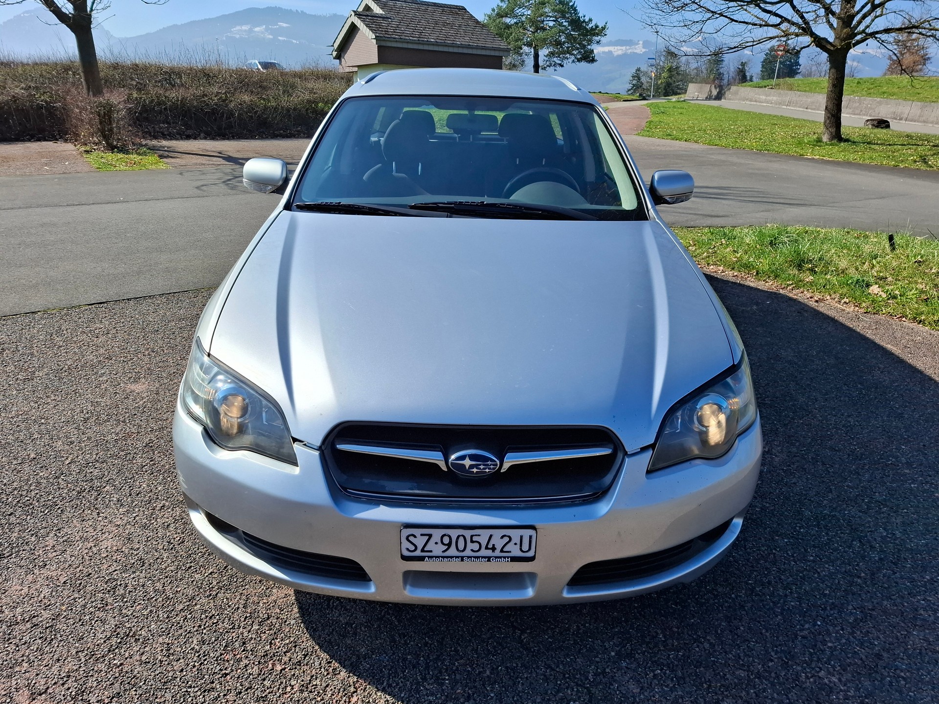SUBARU Legacy 2.0i AWD Swiss-image-1