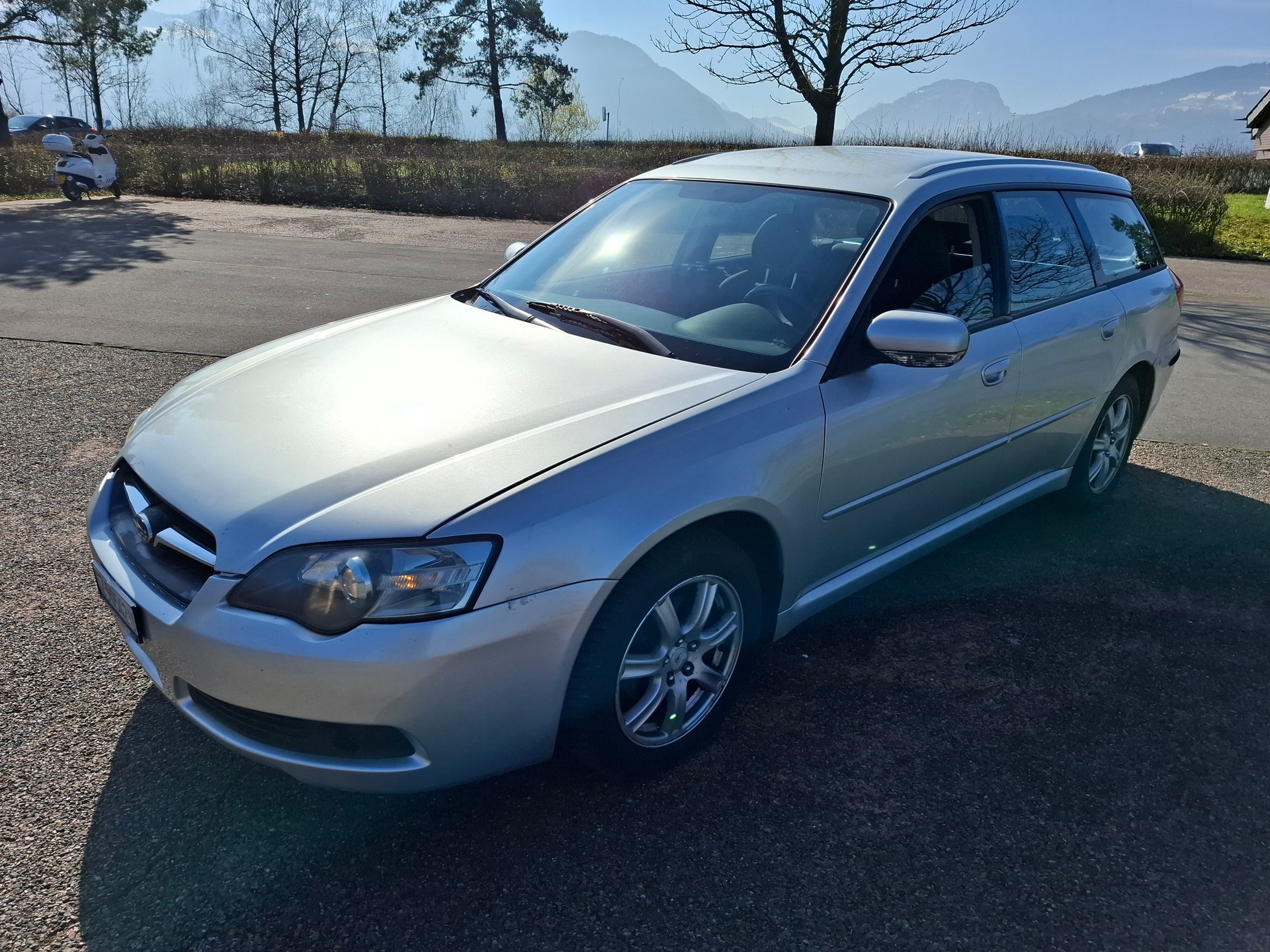 SUBARU Legacy 2.0i AWD Swiss-image-2