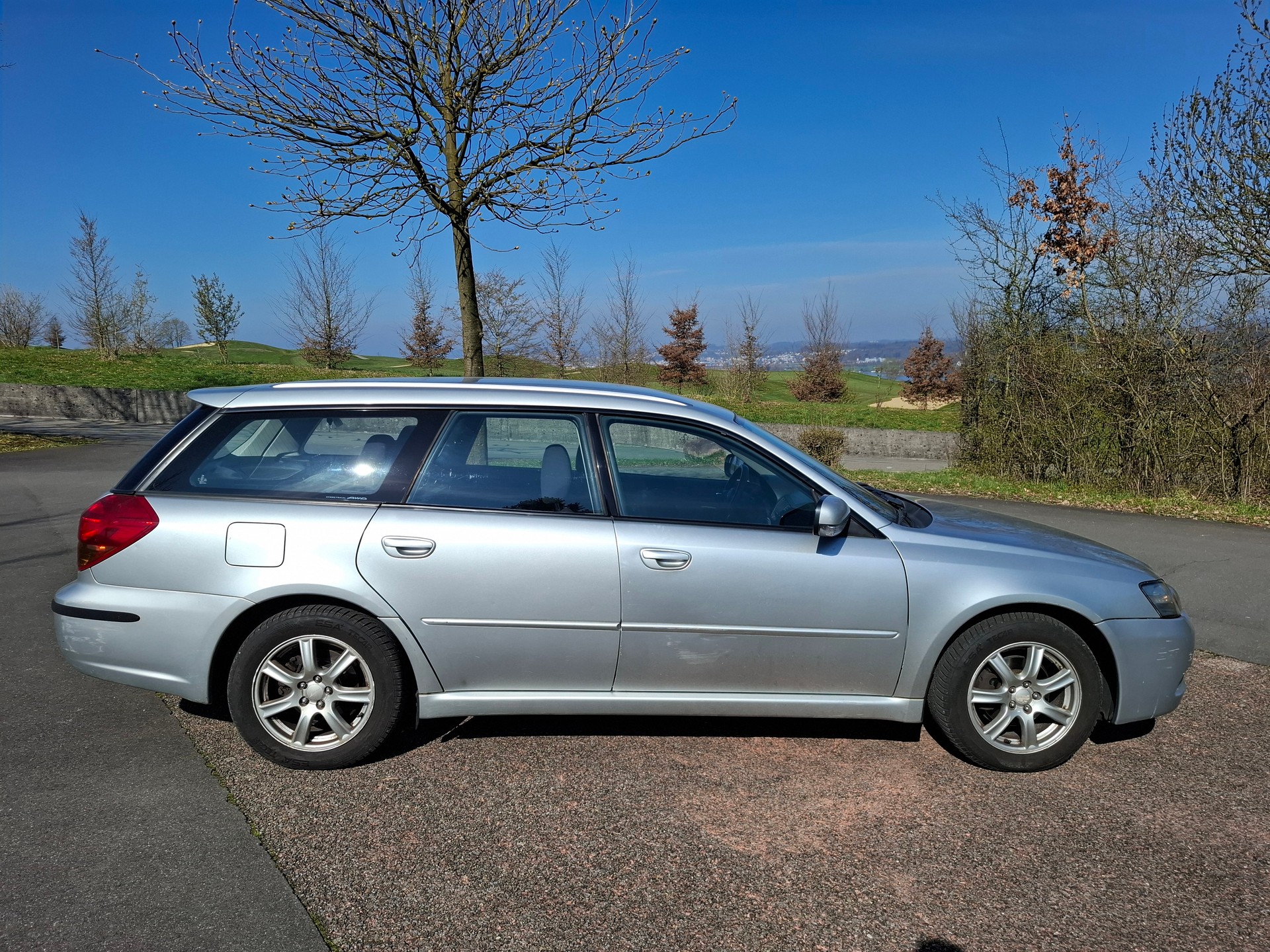 SUBARU Legacy 2.0i AWD Swiss-image-6