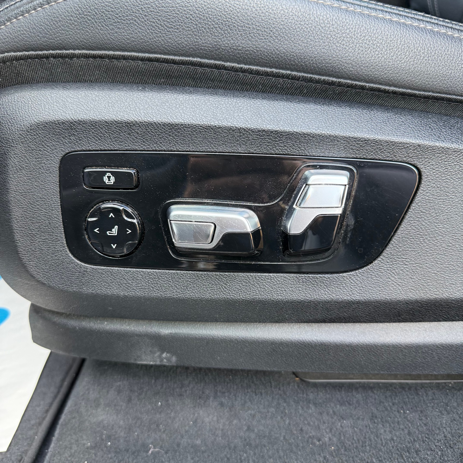BMW X5 xDrive 30d Steptronic M SPORT PLUS *LEDER / PANORAMA-DACH / 21 ZOLL ALU / LUFT-FEDERUNG*-image-9