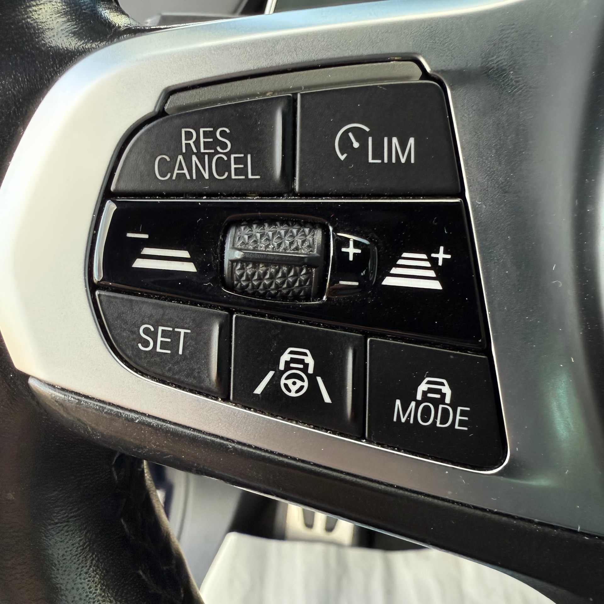 BMW X5 xDrive 30d Steptronic M SPORT PLUS *LEDER / PANORAMA-DACH / 21 ZOLL ALU / LUFT-FEDERUNG*-image-15