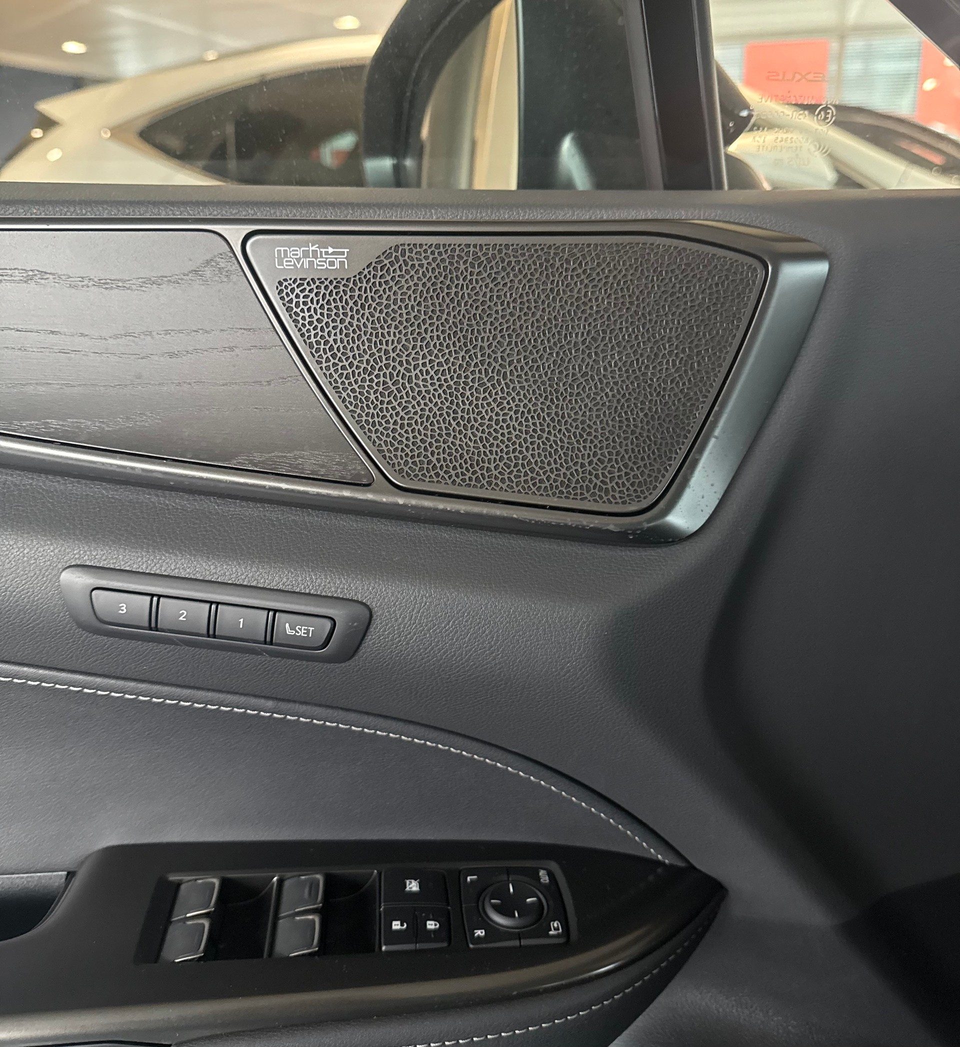 LEXUS NX 450h+ E-FOUR Excellence-image-10