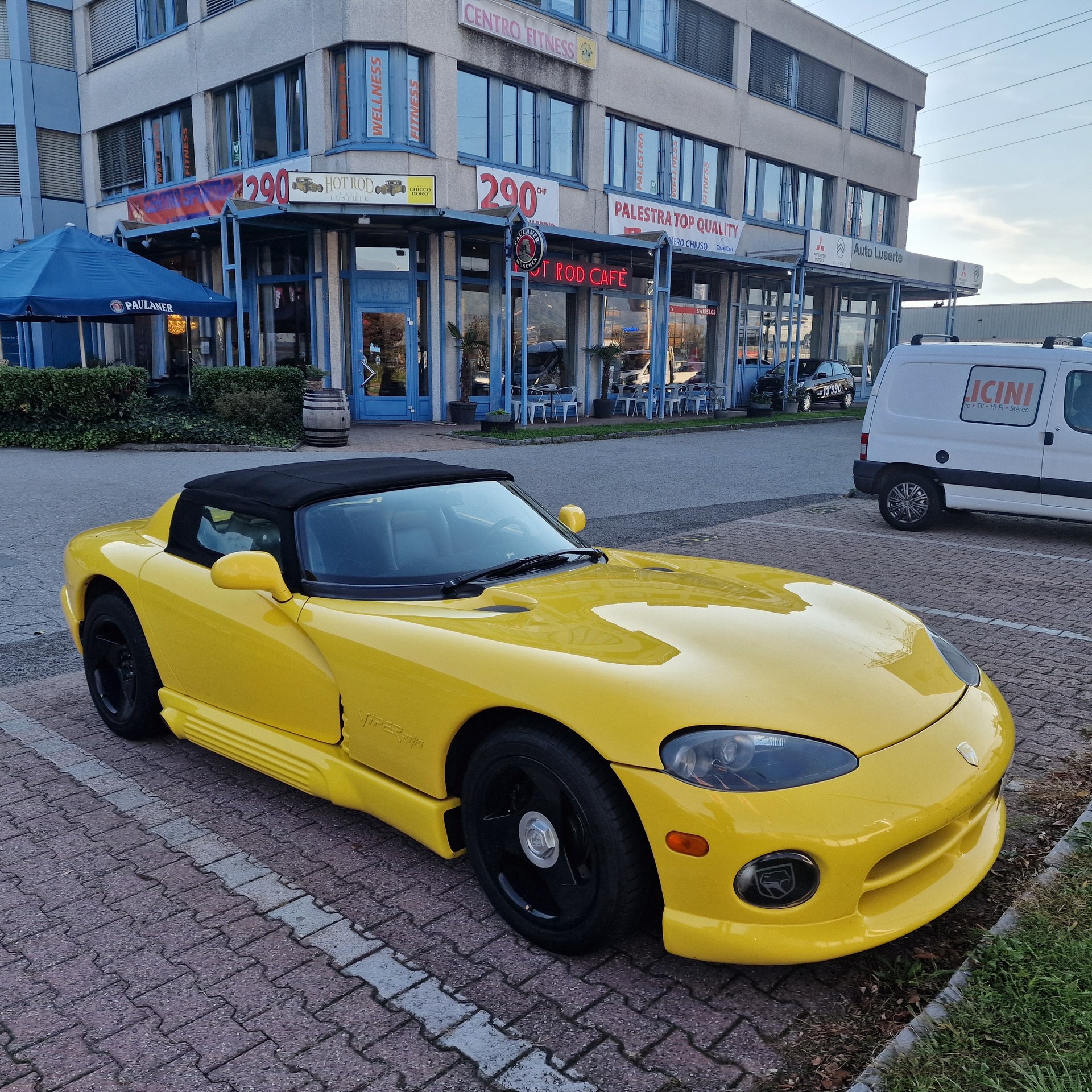 DODGE VIPER-image-1
