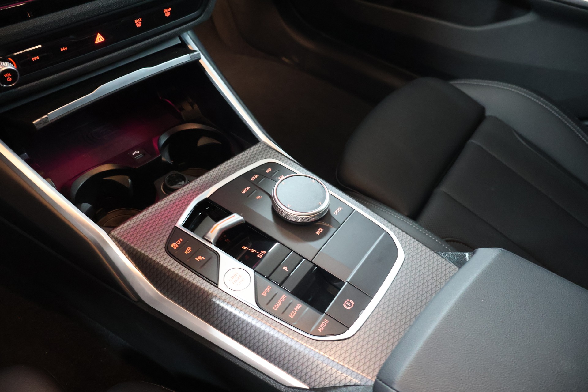 BMW 320d xDrive 48V Steptronic M Sport Pro-image-15