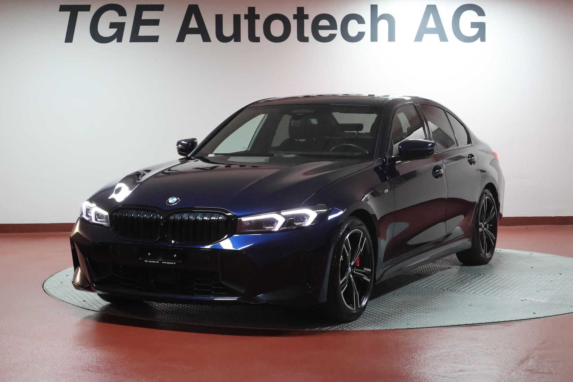 BMW 320d xDrive 48V Steptronic M Sport Pro-showroom-element-1