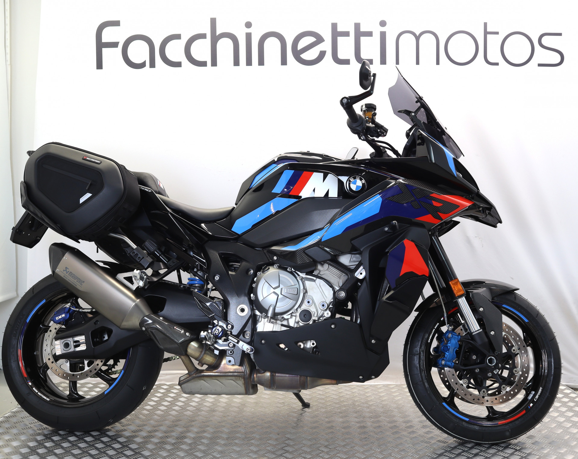 BMW M 1000 XR Competition Services inclus 3 ans/30 000 km - jusqu'au 17 /07/-image-0