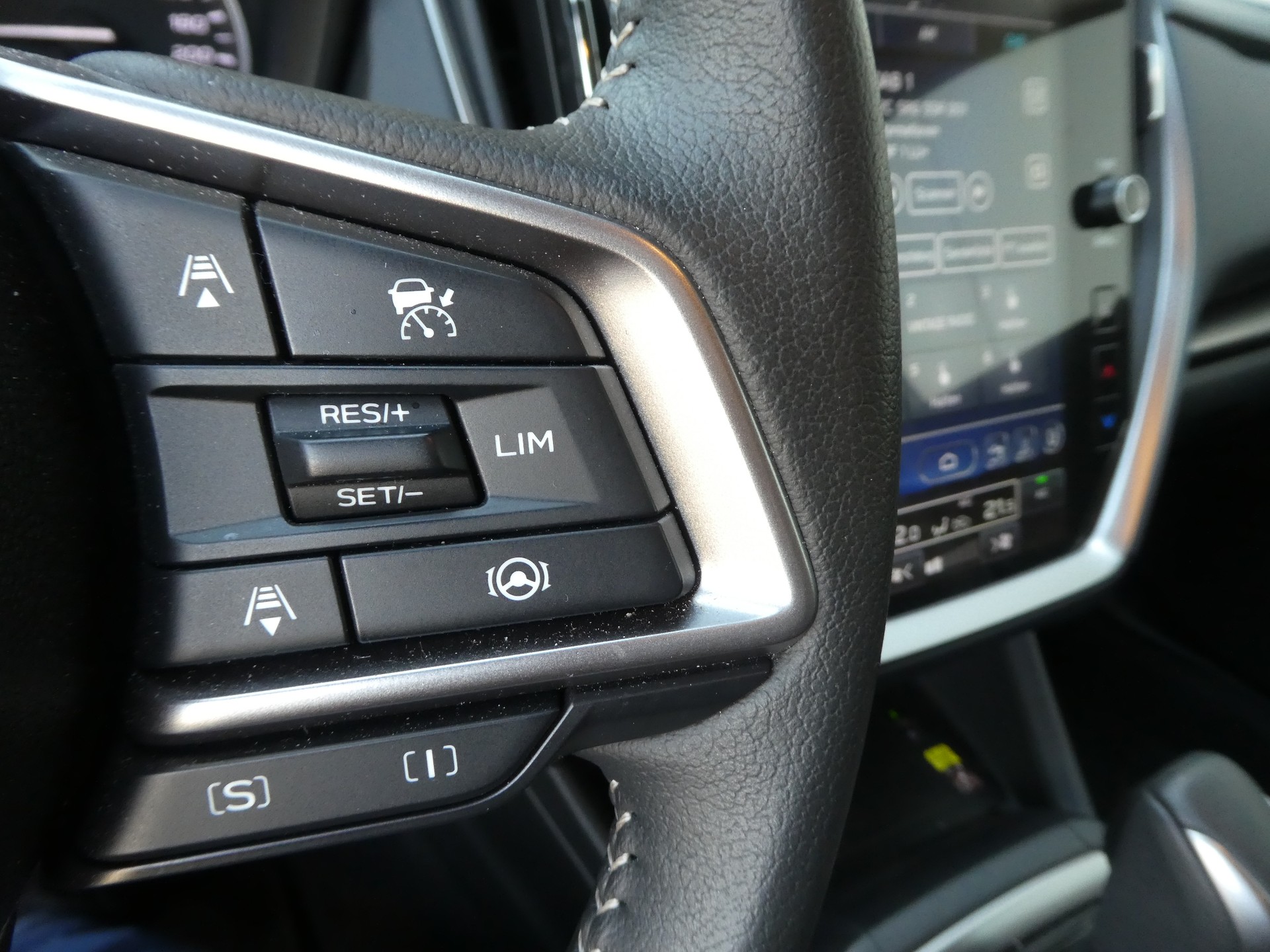 SUBARU Impreza 2.0 e-Boxer Swiss Plus AWD Lineartronic-image-13