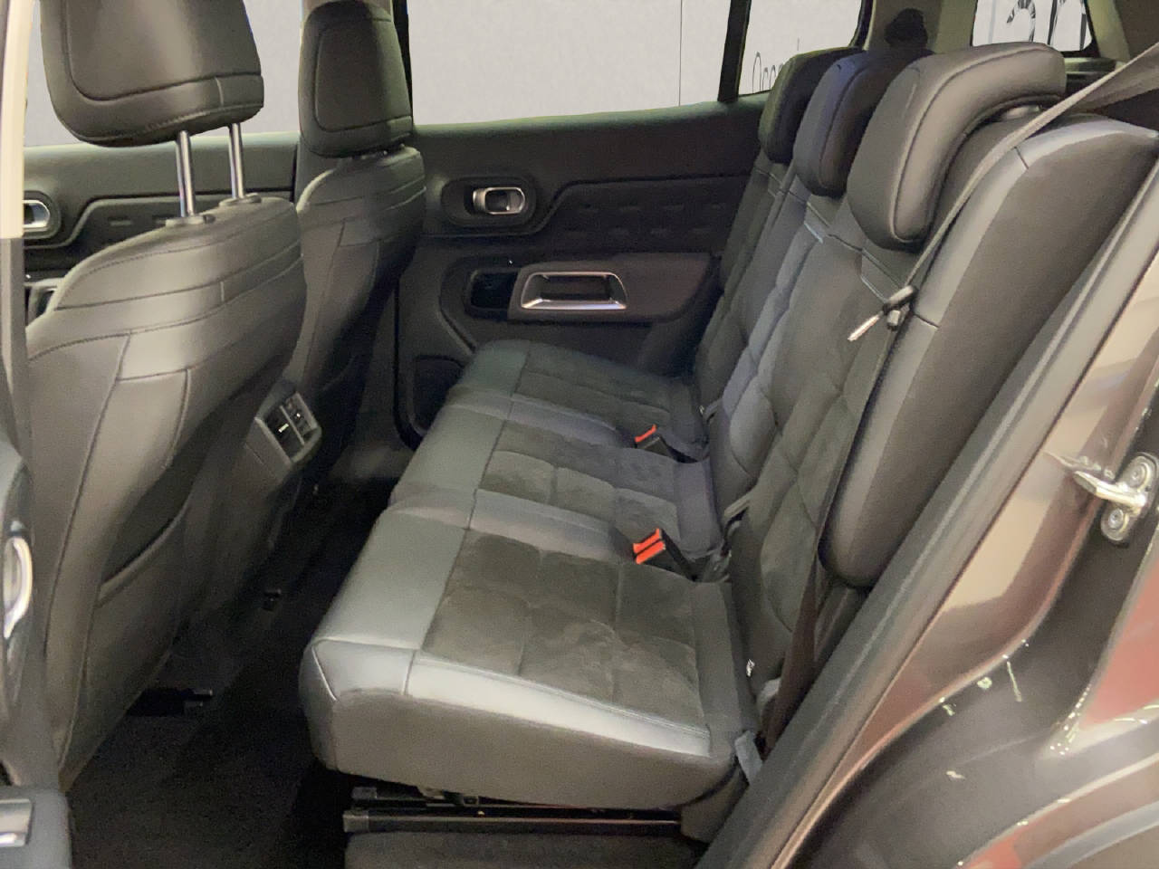 CITROEN C5 X 1.6 Plug-in Hybrid Shine-image-9