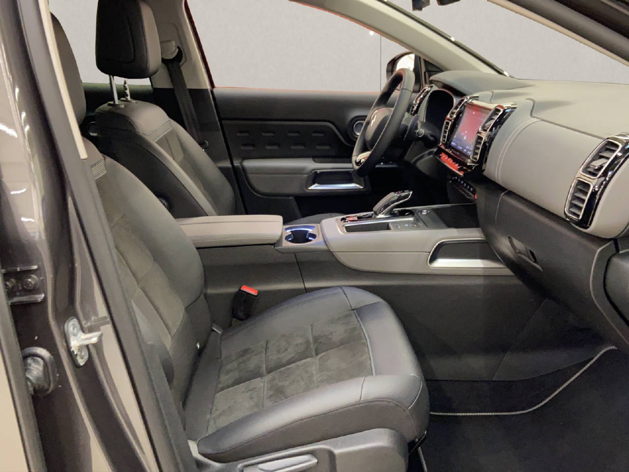 CITROEN C5 X 1.6 Plug-in Hybrid Shine-image-10