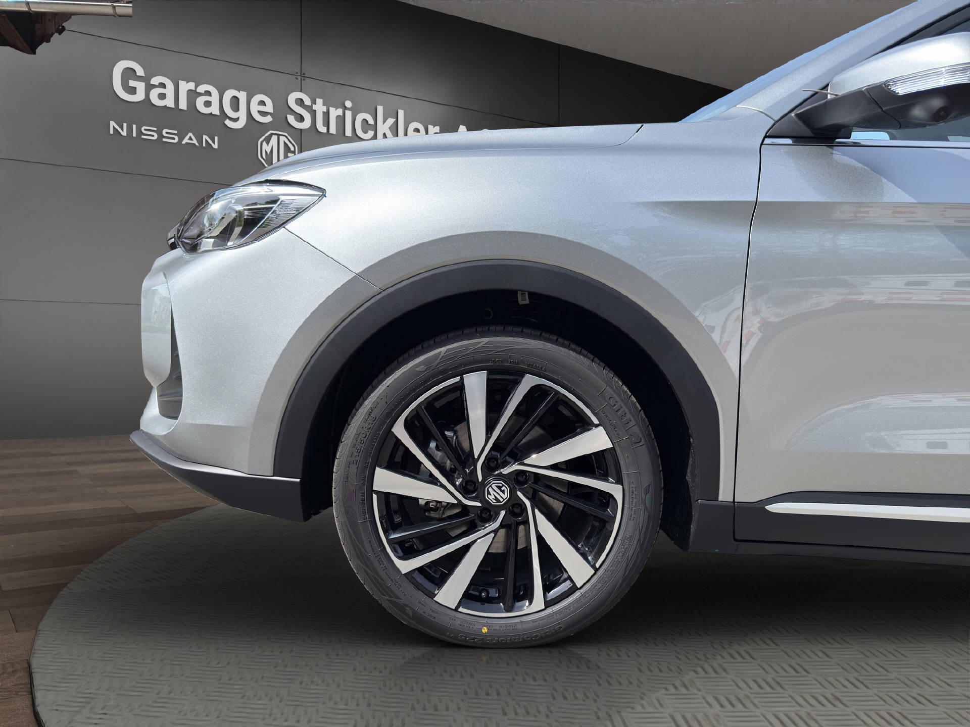 MG ZS 1.5 Hybrid+ Luxury-image-8