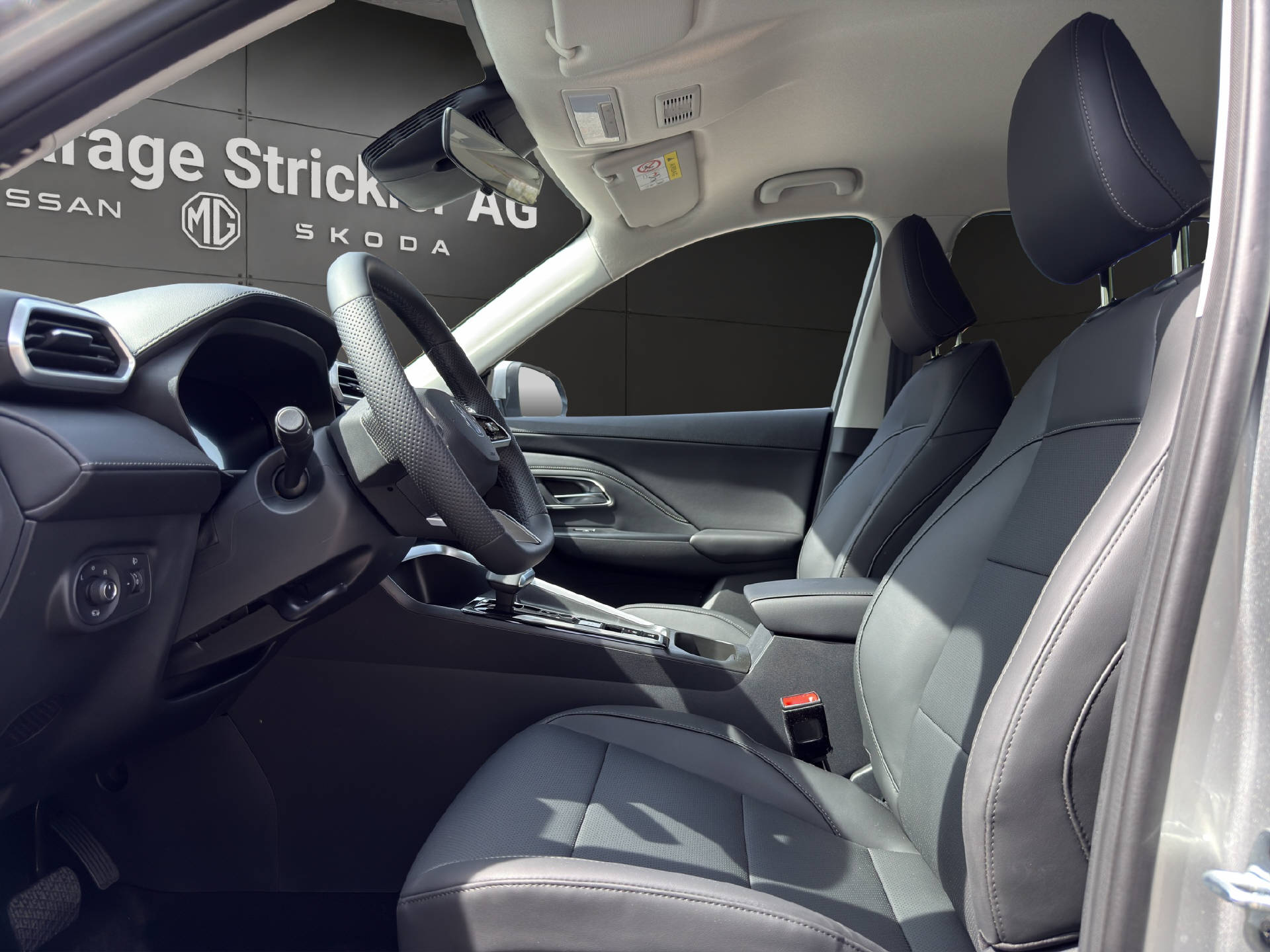 MG ZS 1.5 Hybrid+ Luxury-image-9