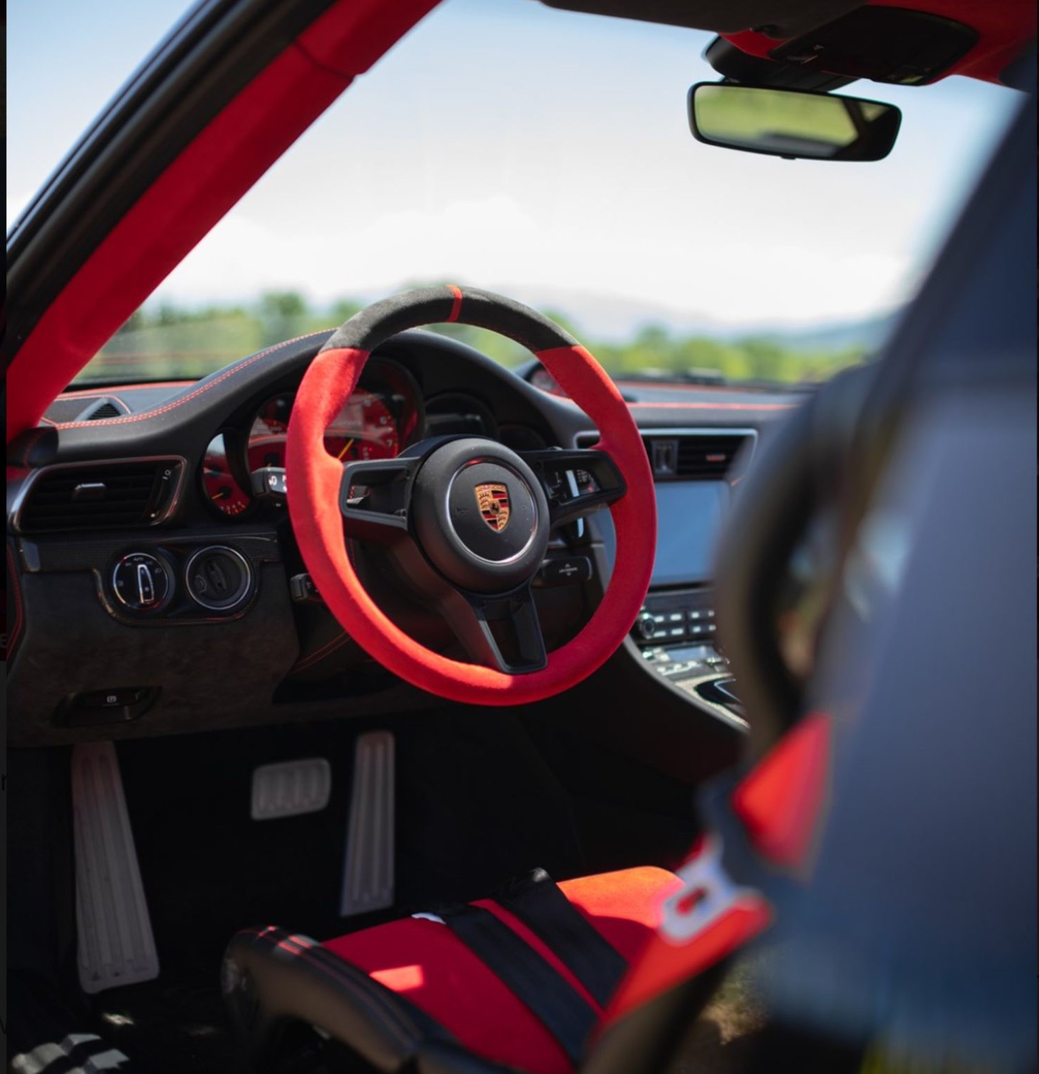 PORSCHE 911 GT2 RS PDK-showroom-element-3
