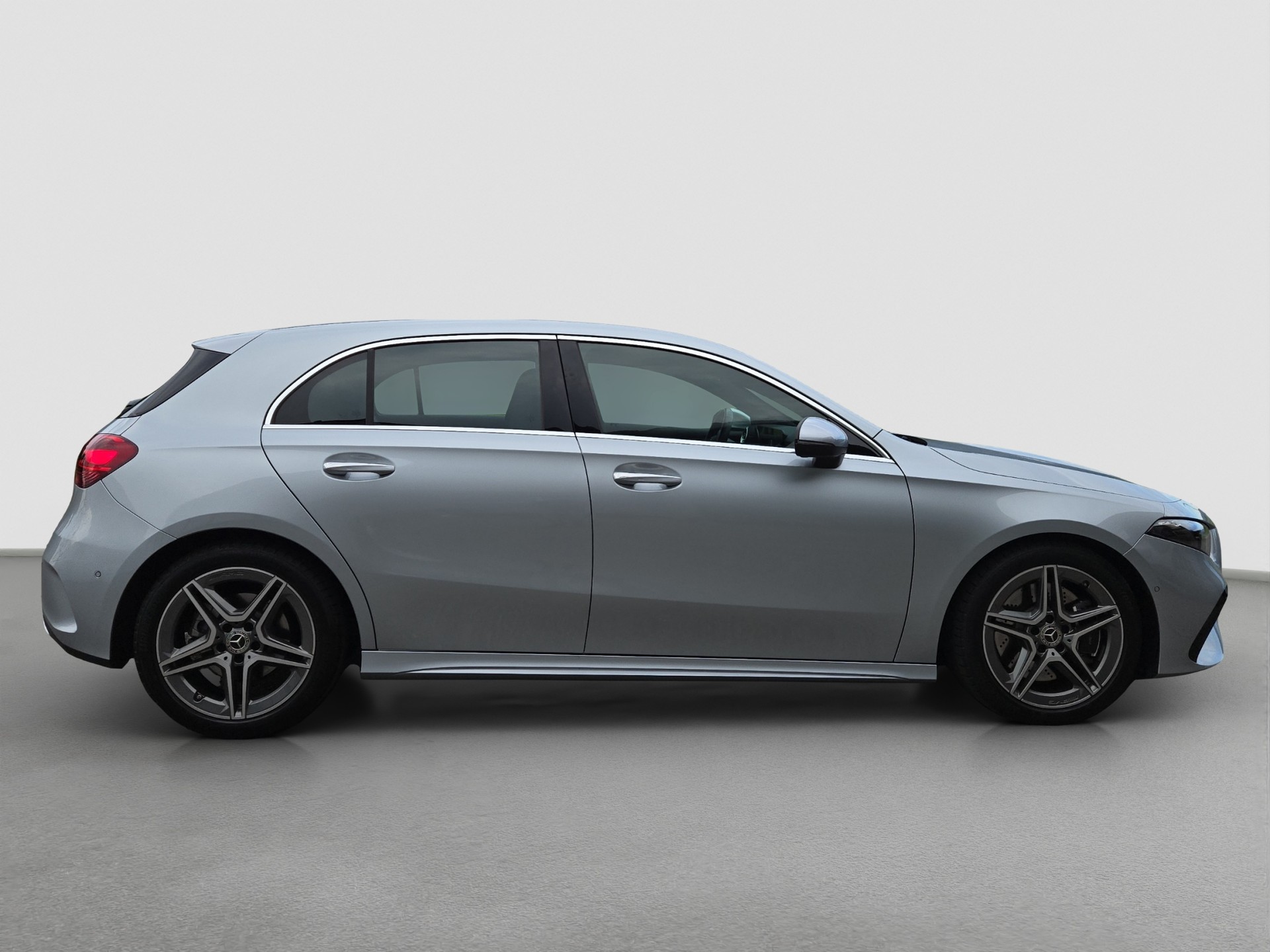MERCEDES-BENZ A 250 4Matic 8G-DCT AMG-Line-image-5