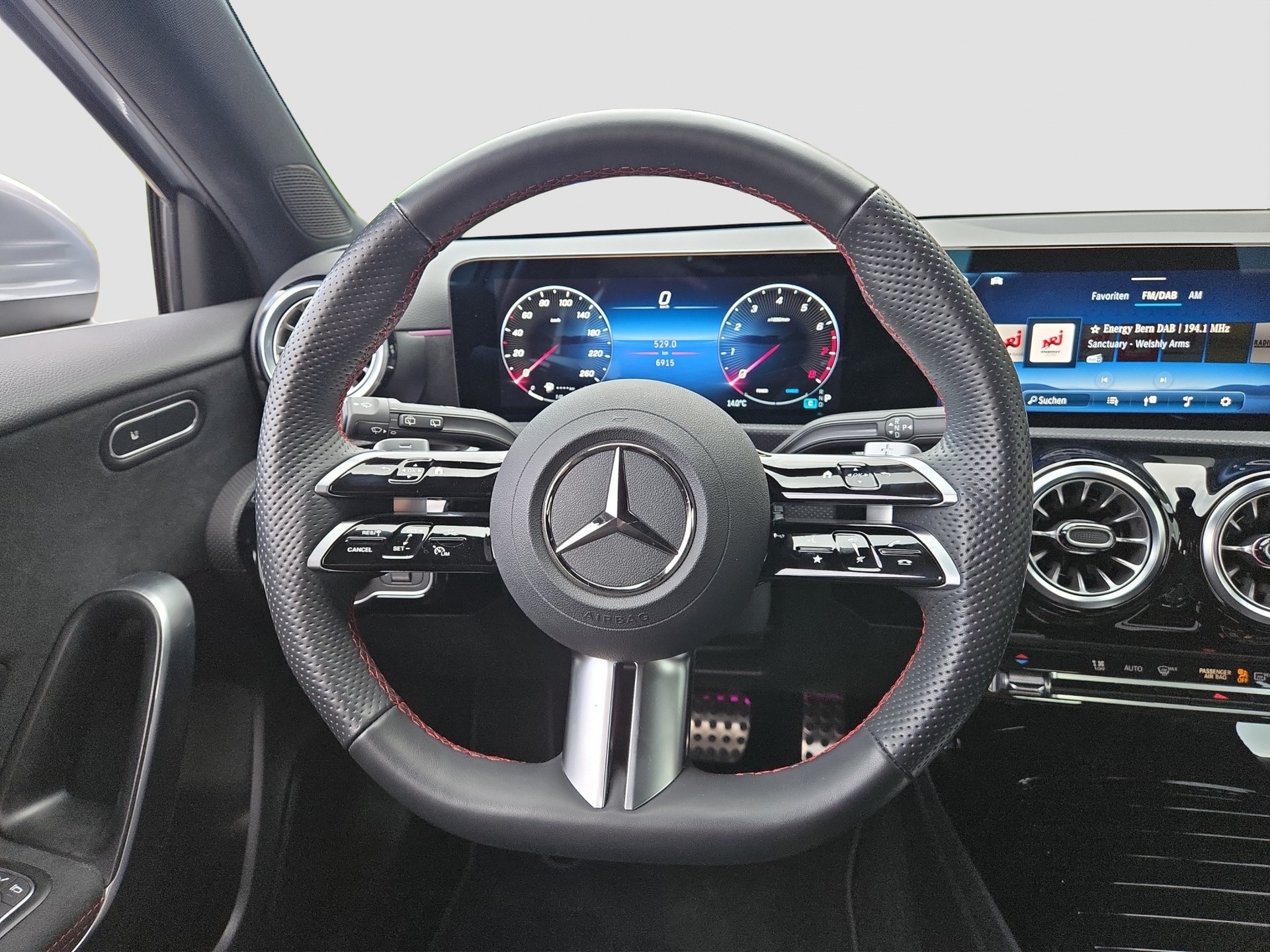 MERCEDES-BENZ A 250 4Matic 8G-DCT AMG-Line-image-9