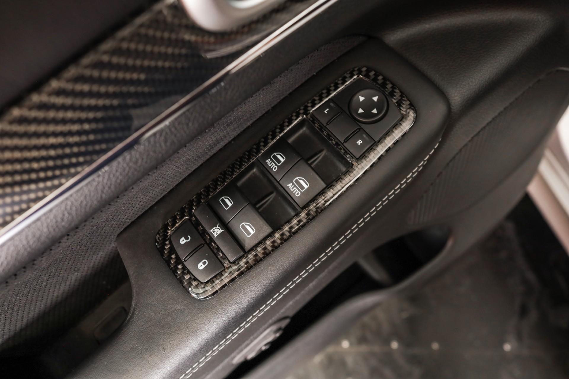 JEEP Grand Cherokee 6.4 SRT8 Automatic-image-13