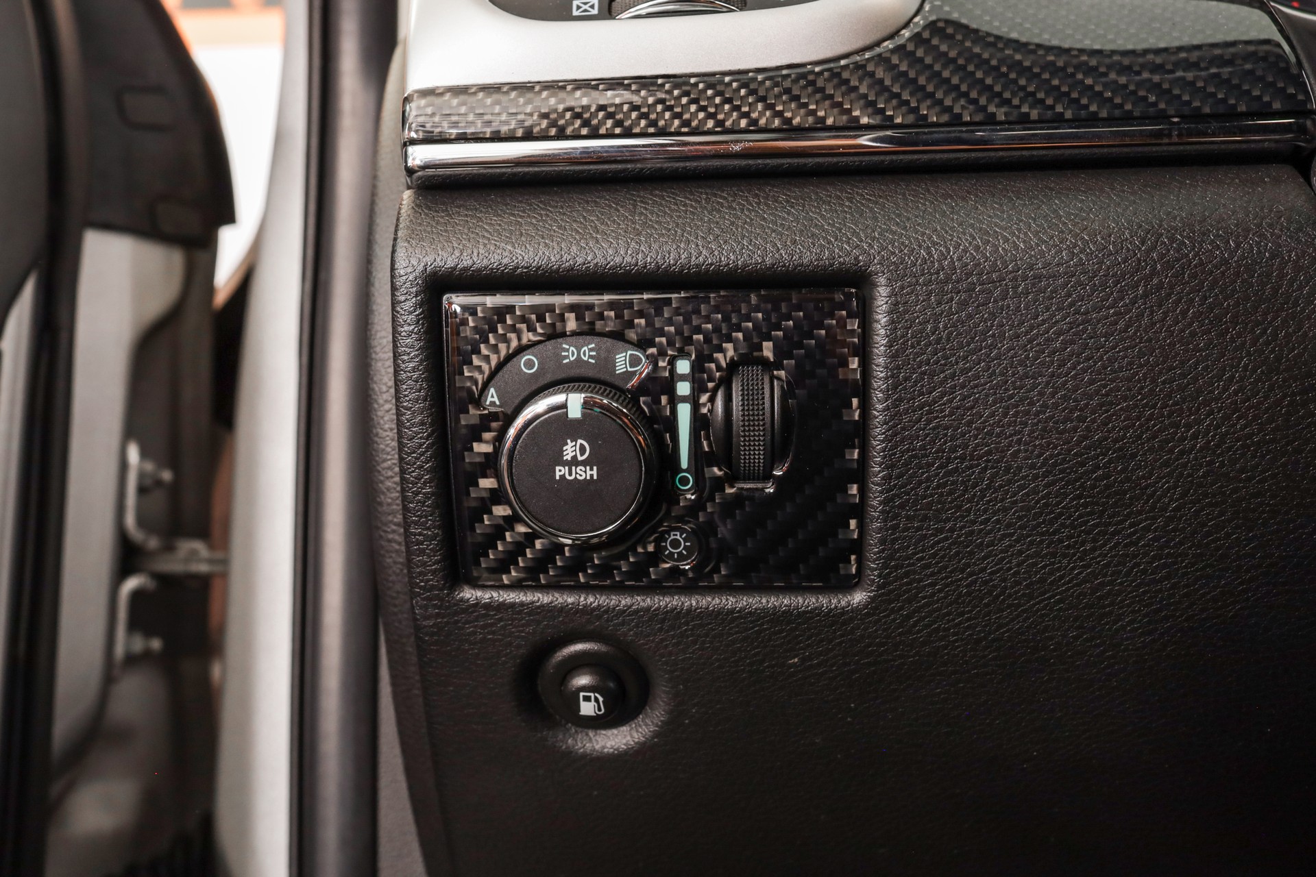 JEEP Grand Cherokee 6.4 SRT8 Automatic-image-19