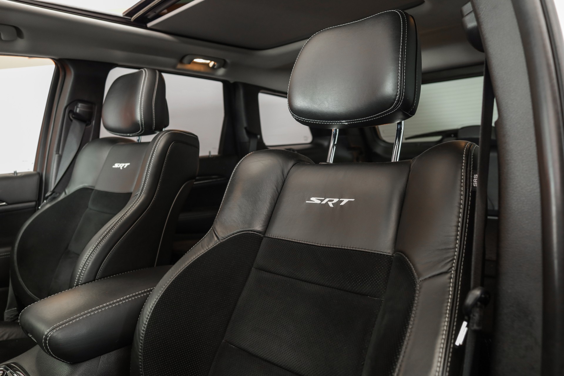 JEEP Grand Cherokee 6.4 SRT8 Automatic-showroom-element-2