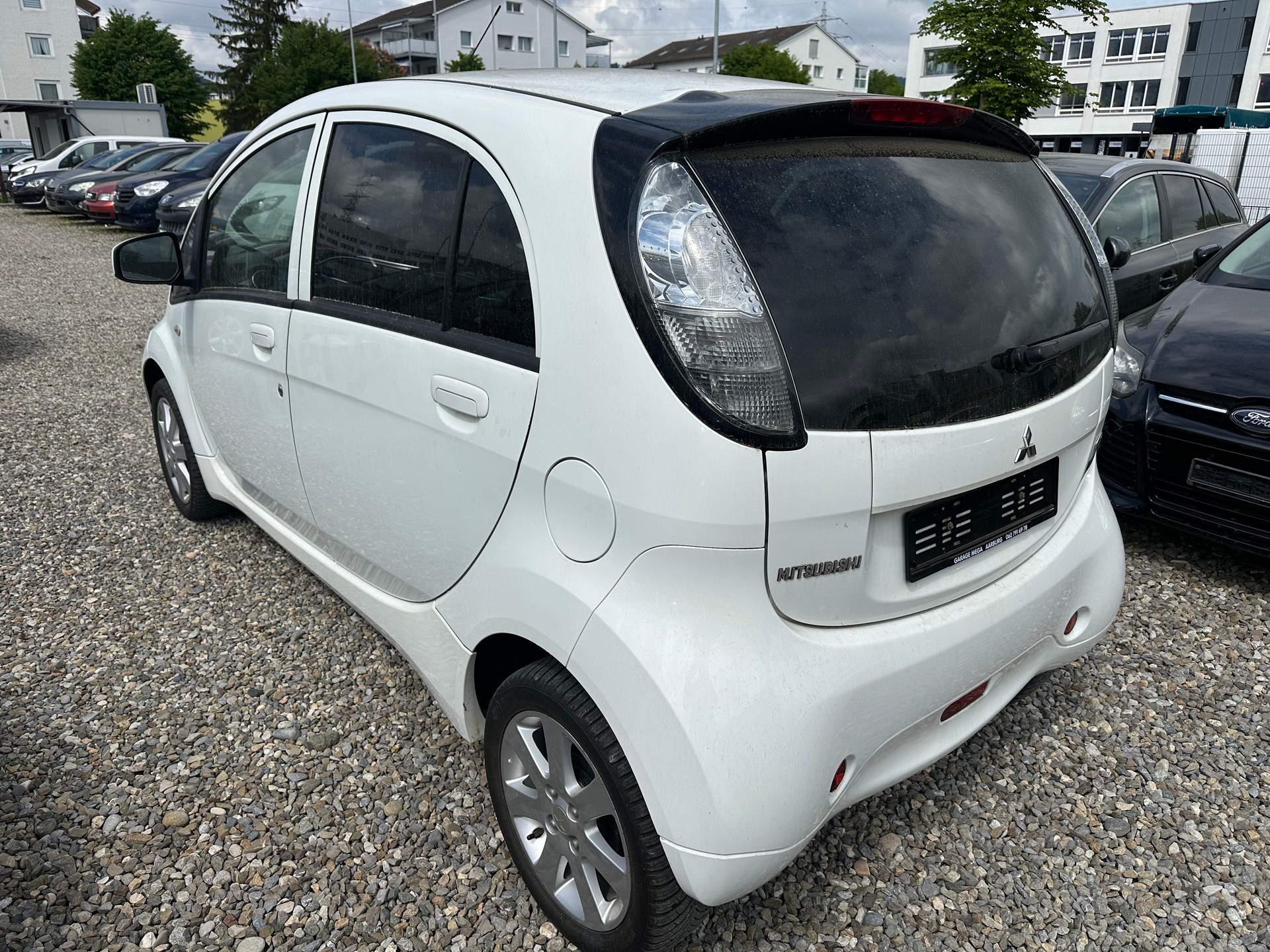 MITSUBISHI i MiEV-image-2