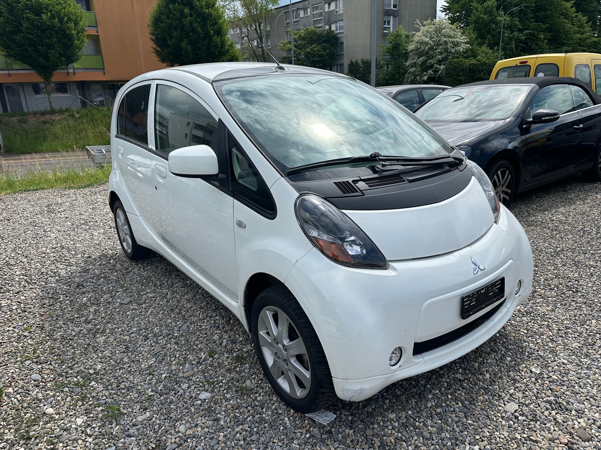 MITSUBISHI i MiEV