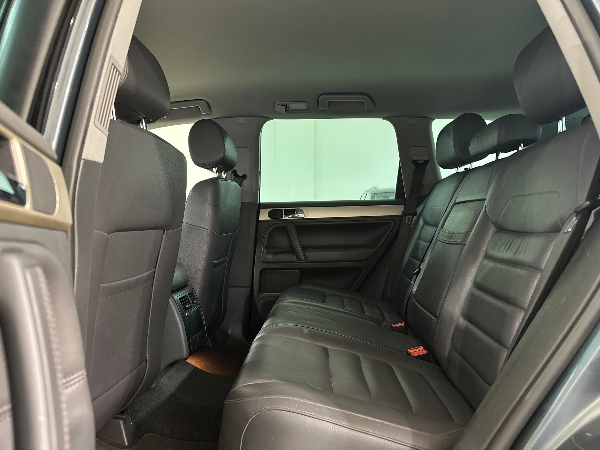 VW Touareg 3.0 TDI-image-12
