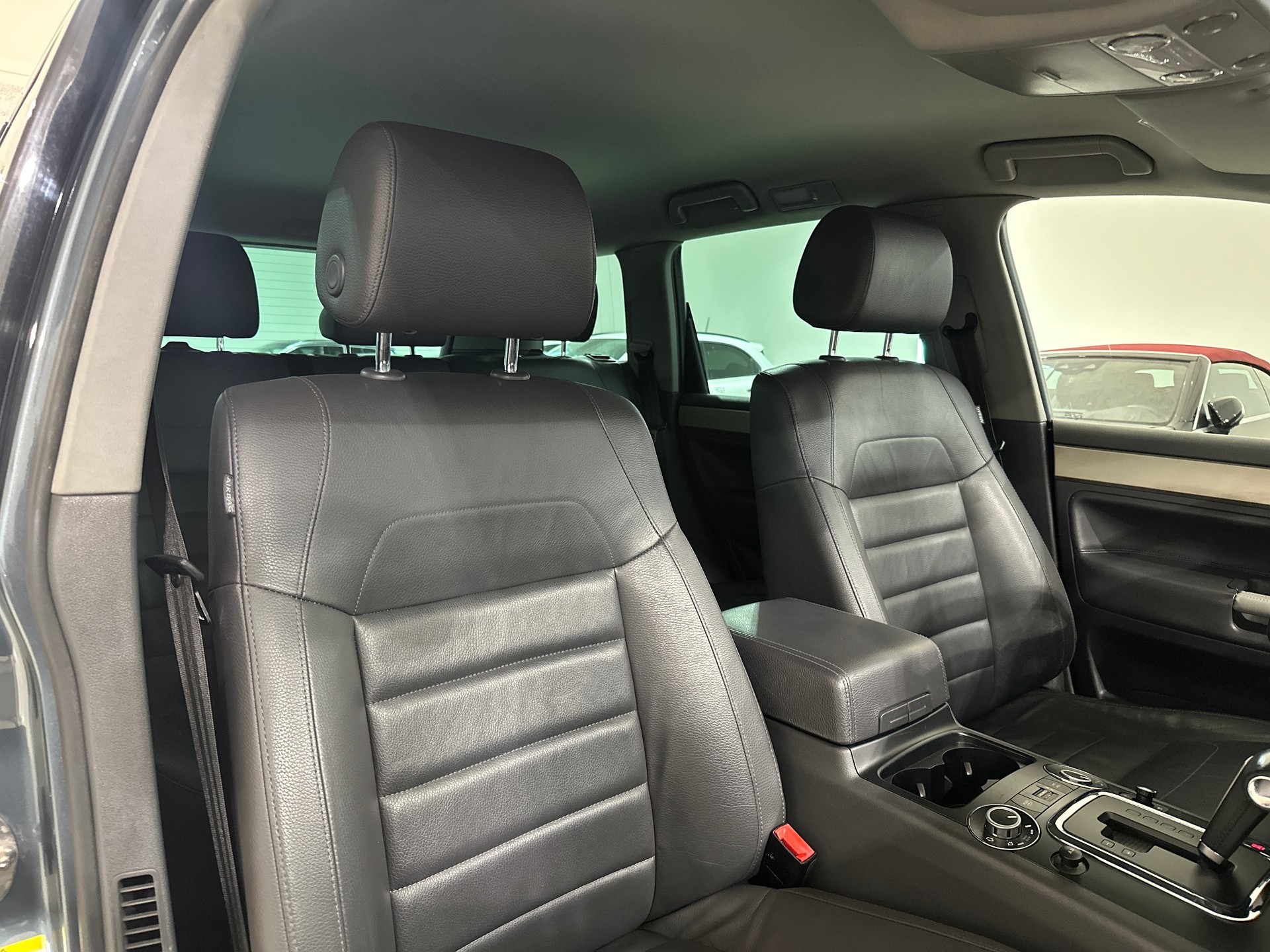 VW Touareg 3.0 TDI-image-11