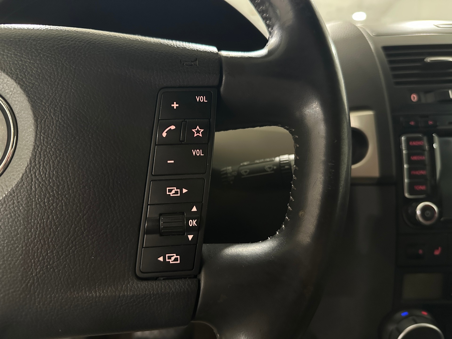 VW Touareg 3.0 TDI-image-21