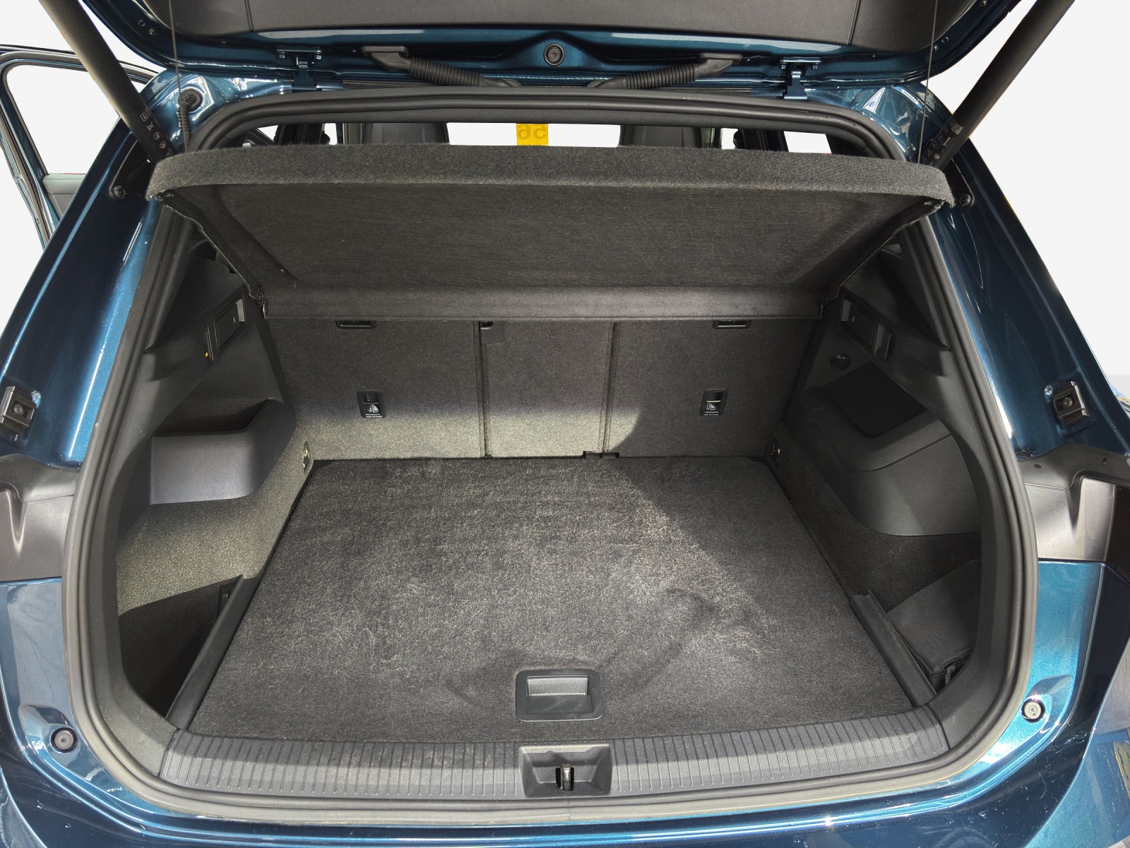 VW Tiguan 2.0 TDI SCR R-Line 4Motion DSG-image-12