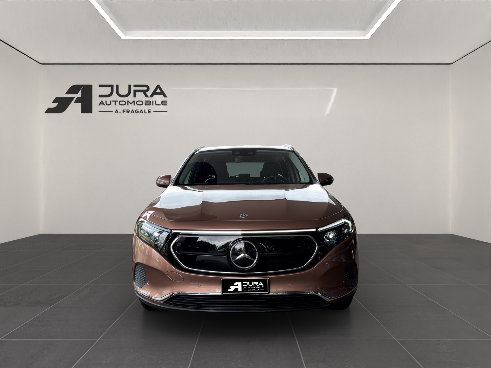 MERCEDES-BENZ EQA 300 4matic-image-2
