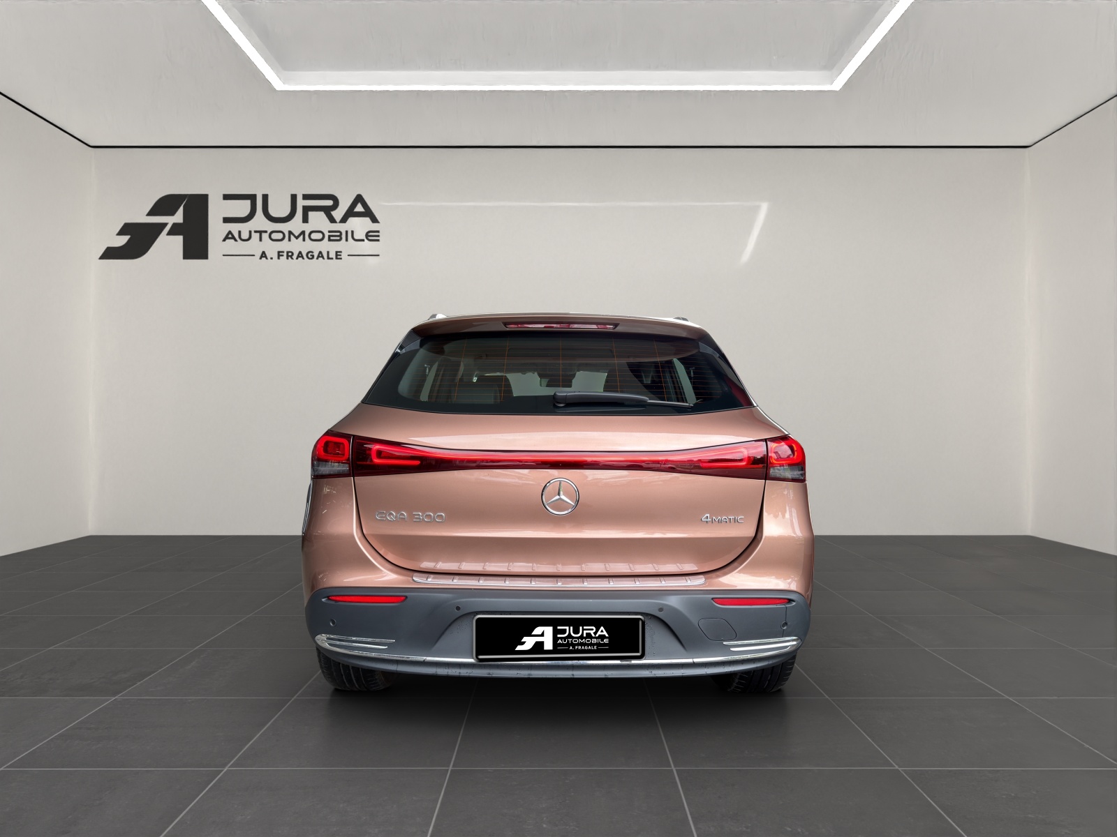 MERCEDES-BENZ EQA 300 4matic-image-5