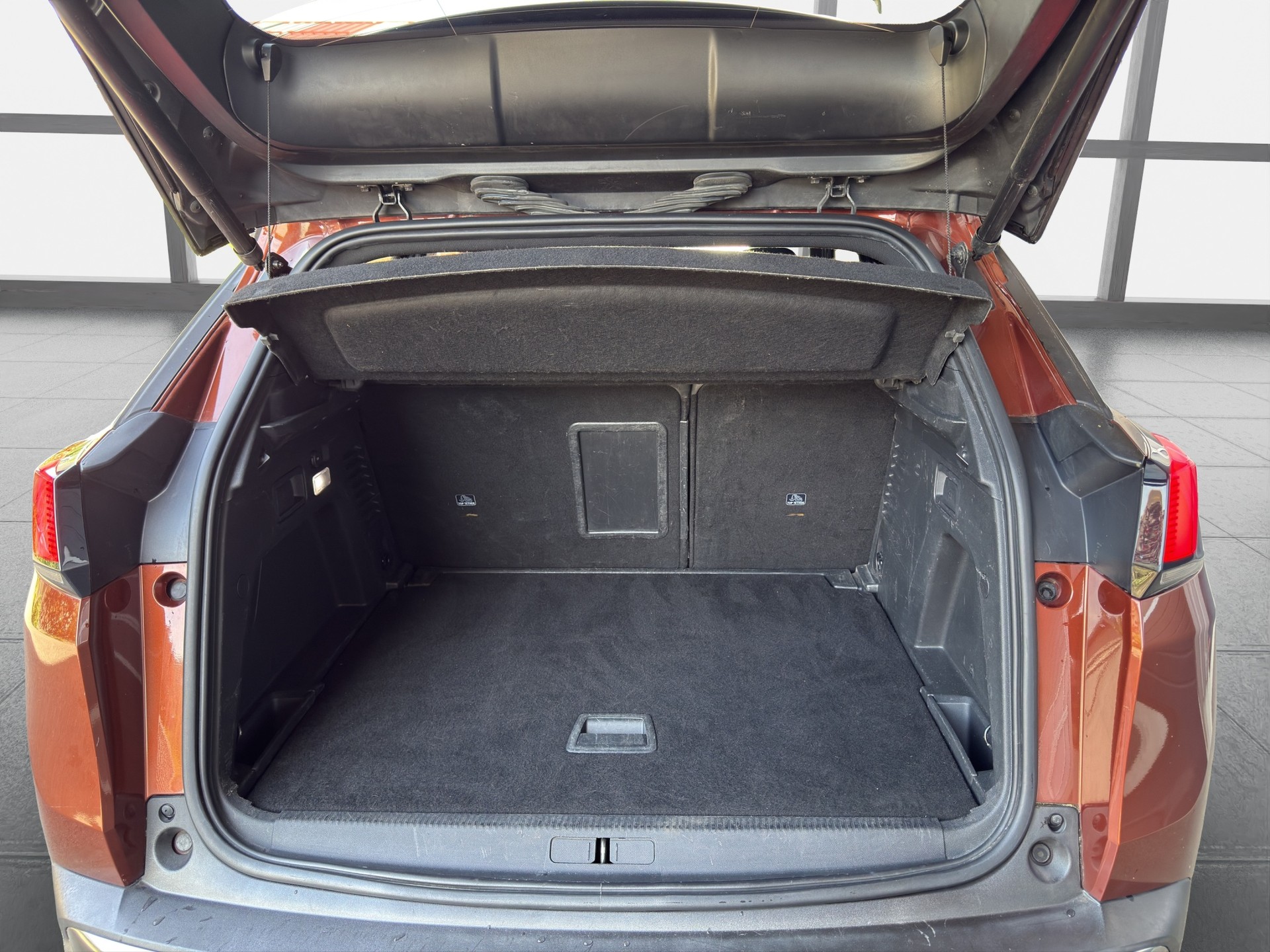 PEUGEOT 3008 2.0 BlueHDi GT EAT-image-10