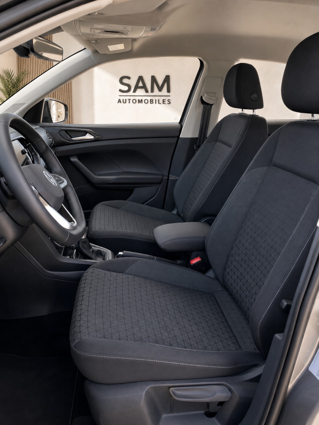 VW T-Cross 1.0 TSI Life DSG-image-8