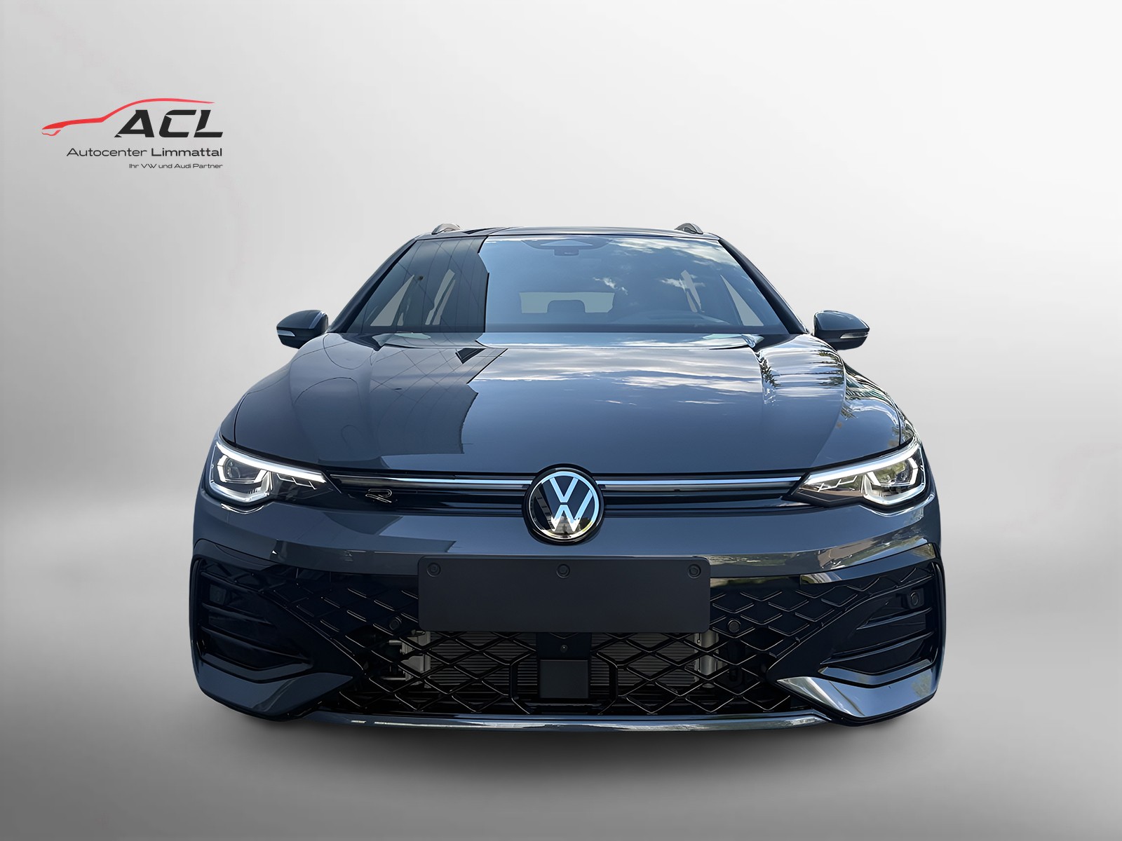 VW Golf Variant R-Line 2.0TSI 204PS 4Motion DSG-image-1