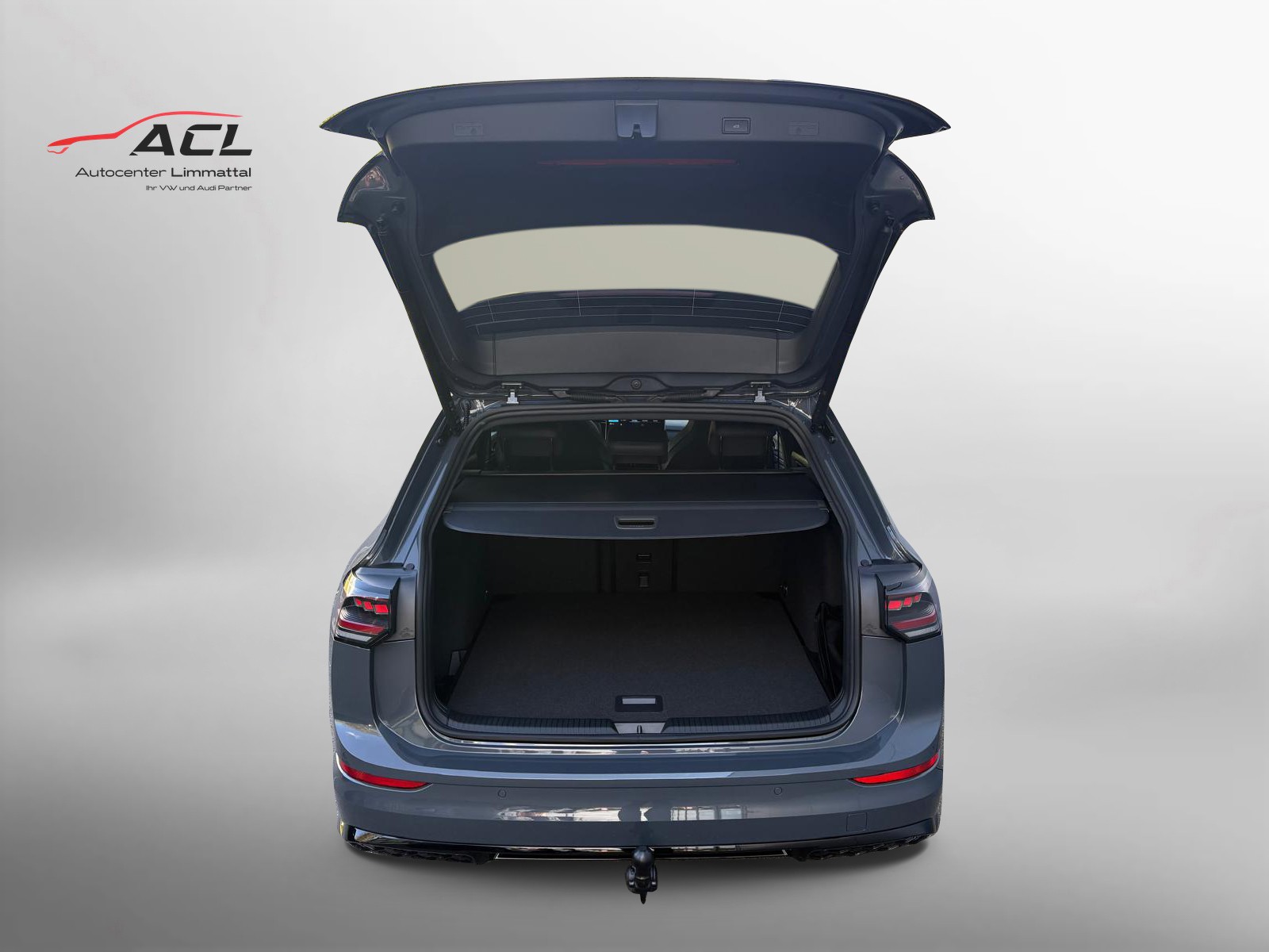 VW Golf Variant R-Line 2.0TSI 204PS 4Motion DSG-image-8