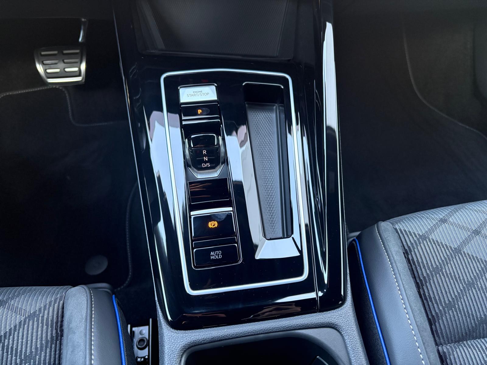 VW Golf Variant R-Line 2.0TSI 204PS 4Motion DSG-image-5