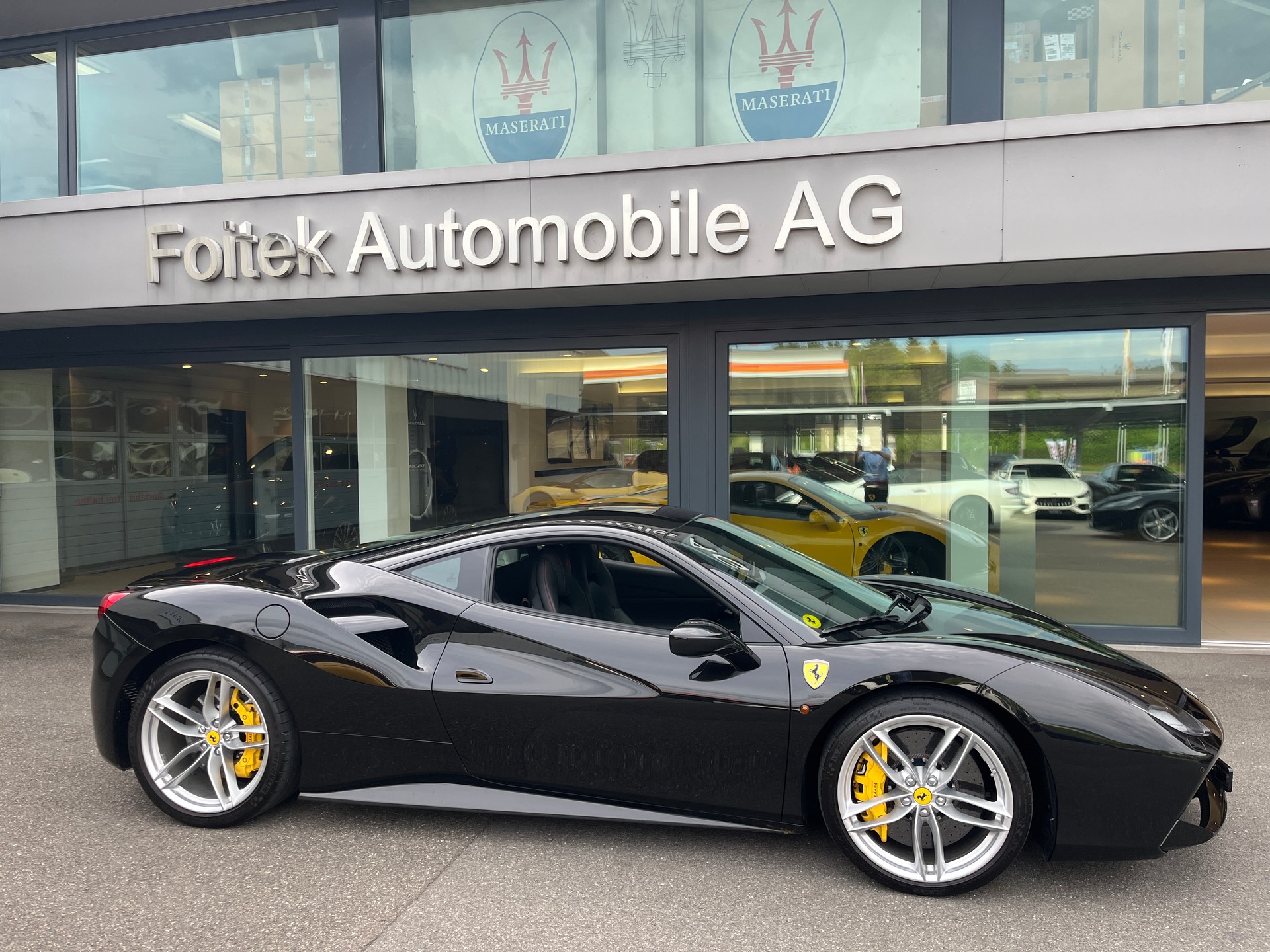 FERRARI 488 GTB-image-10